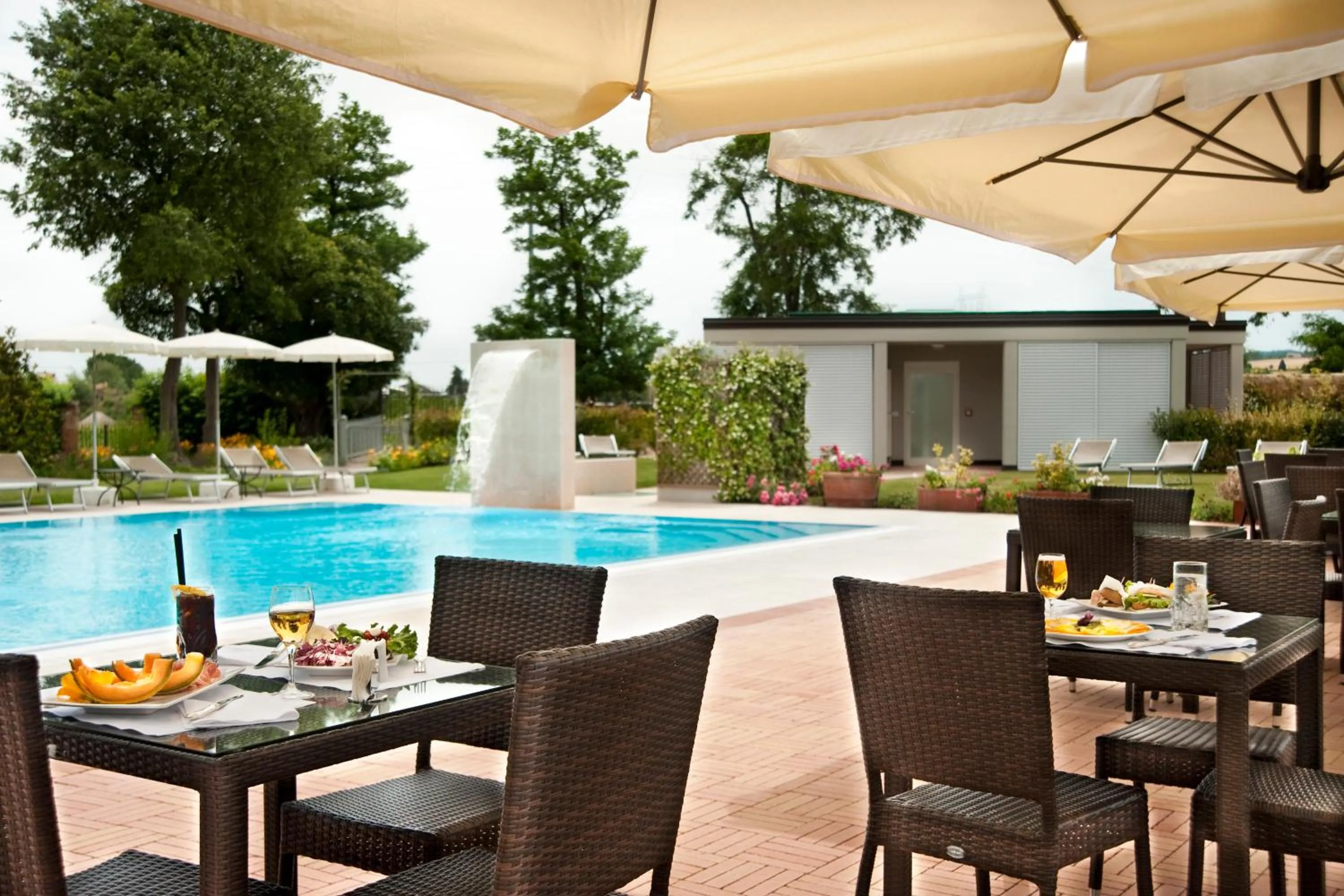 Swimming pool in Relais Villa Valfiore