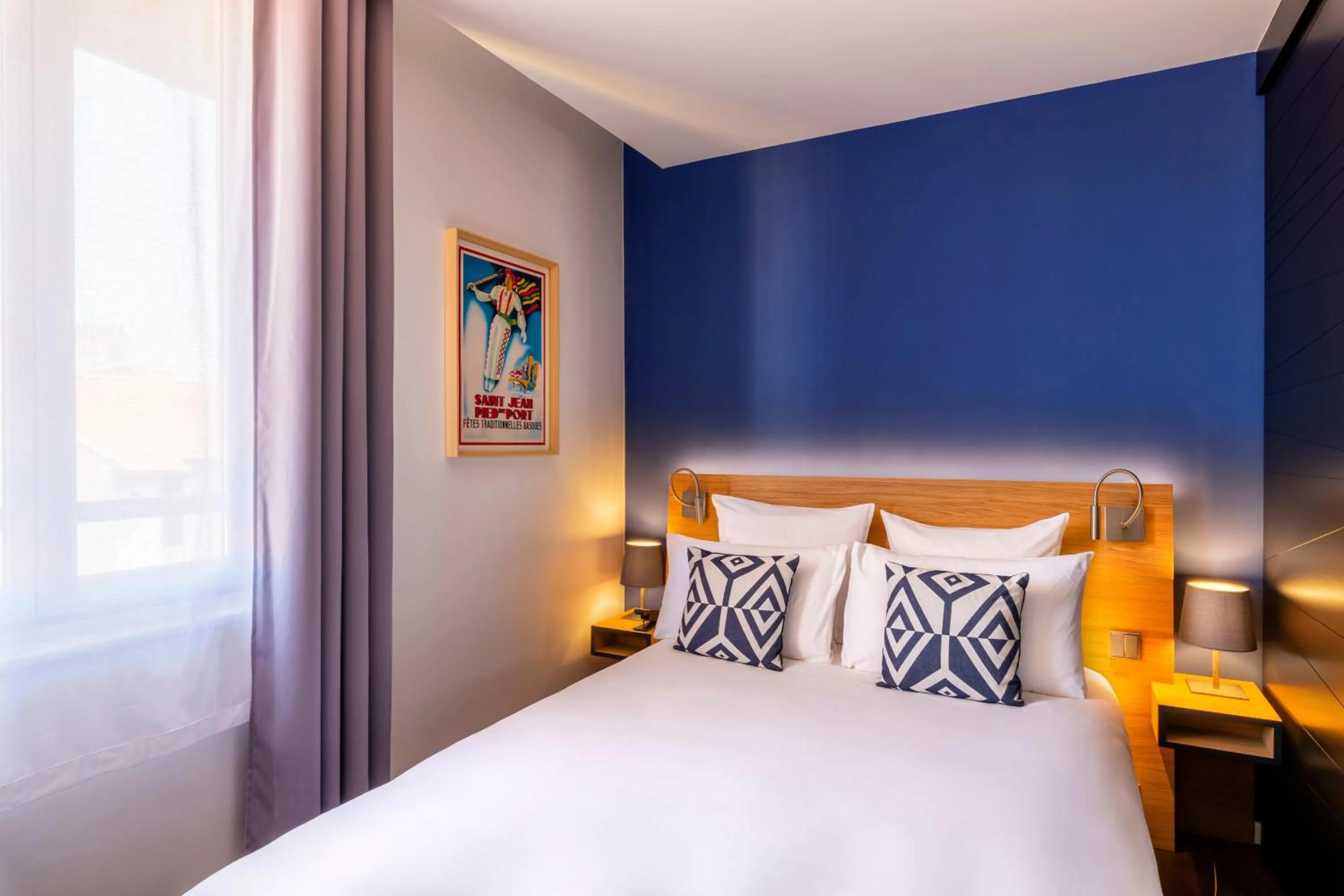 Photo of the whole room, Bed in Hotel Villa Koegui Biarritz