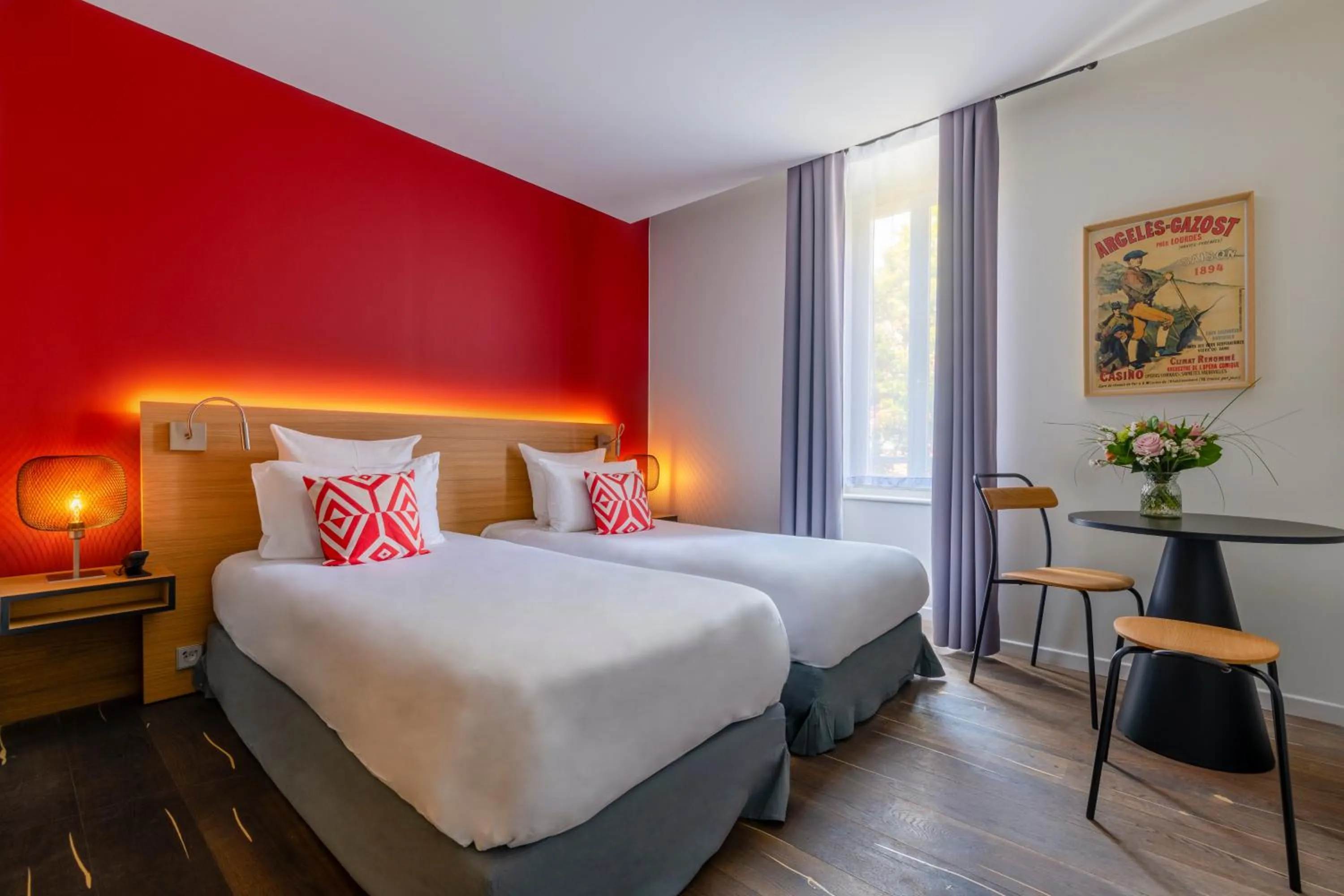 Photo of the whole room, Bed in Hotel Villa Koegui Biarritz