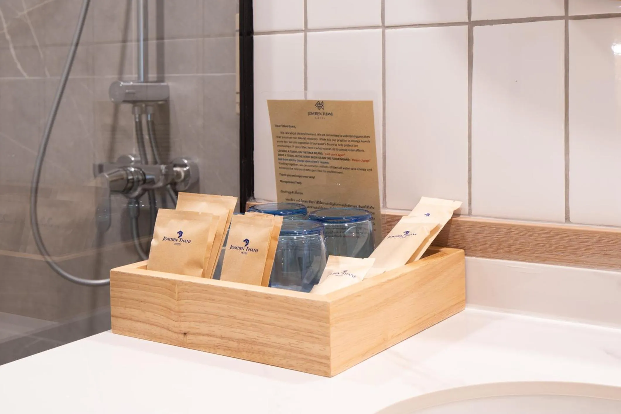 Bathroom in Jomtien Thani Hotel