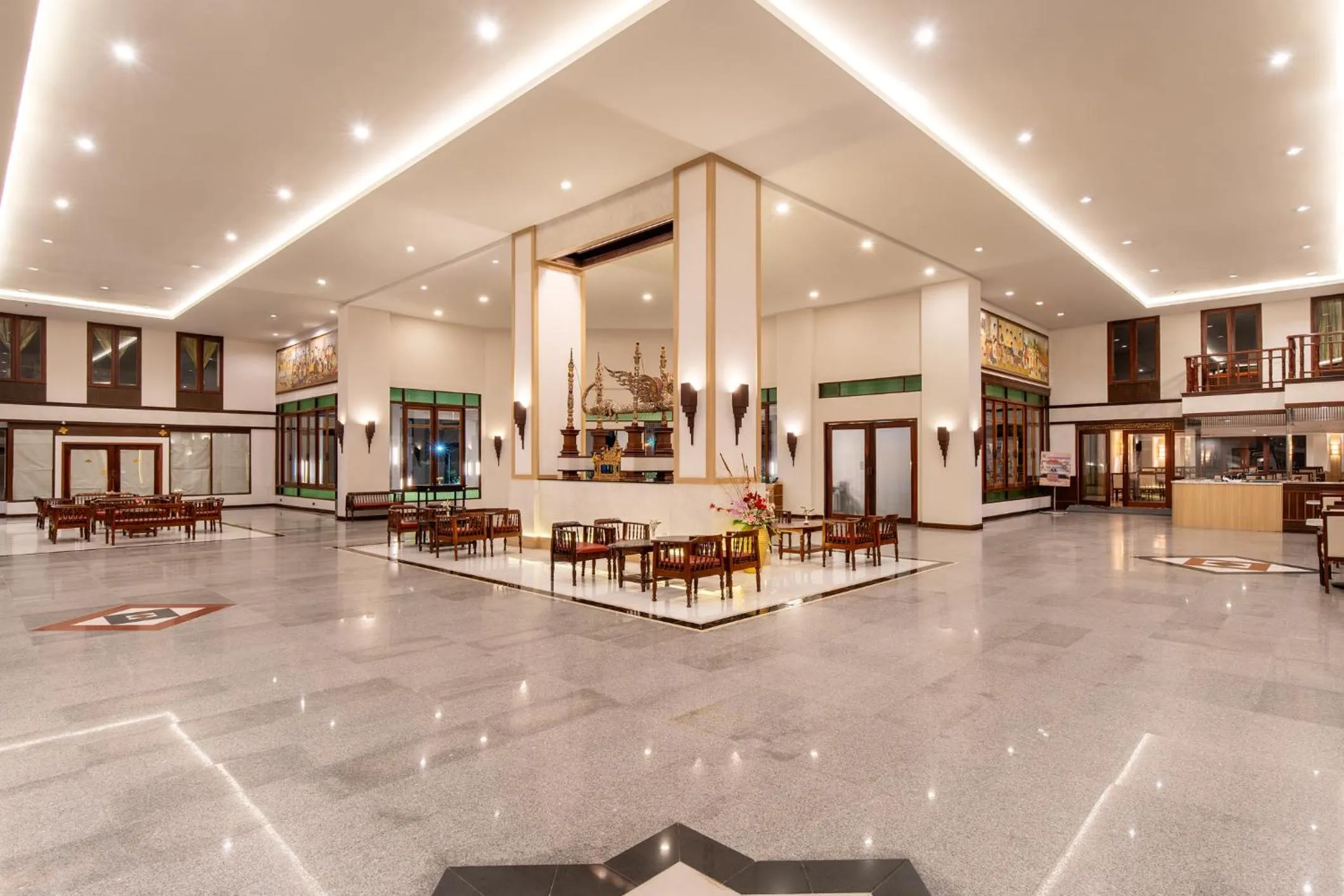 Lobby or reception in Jomtien Thani Hotel