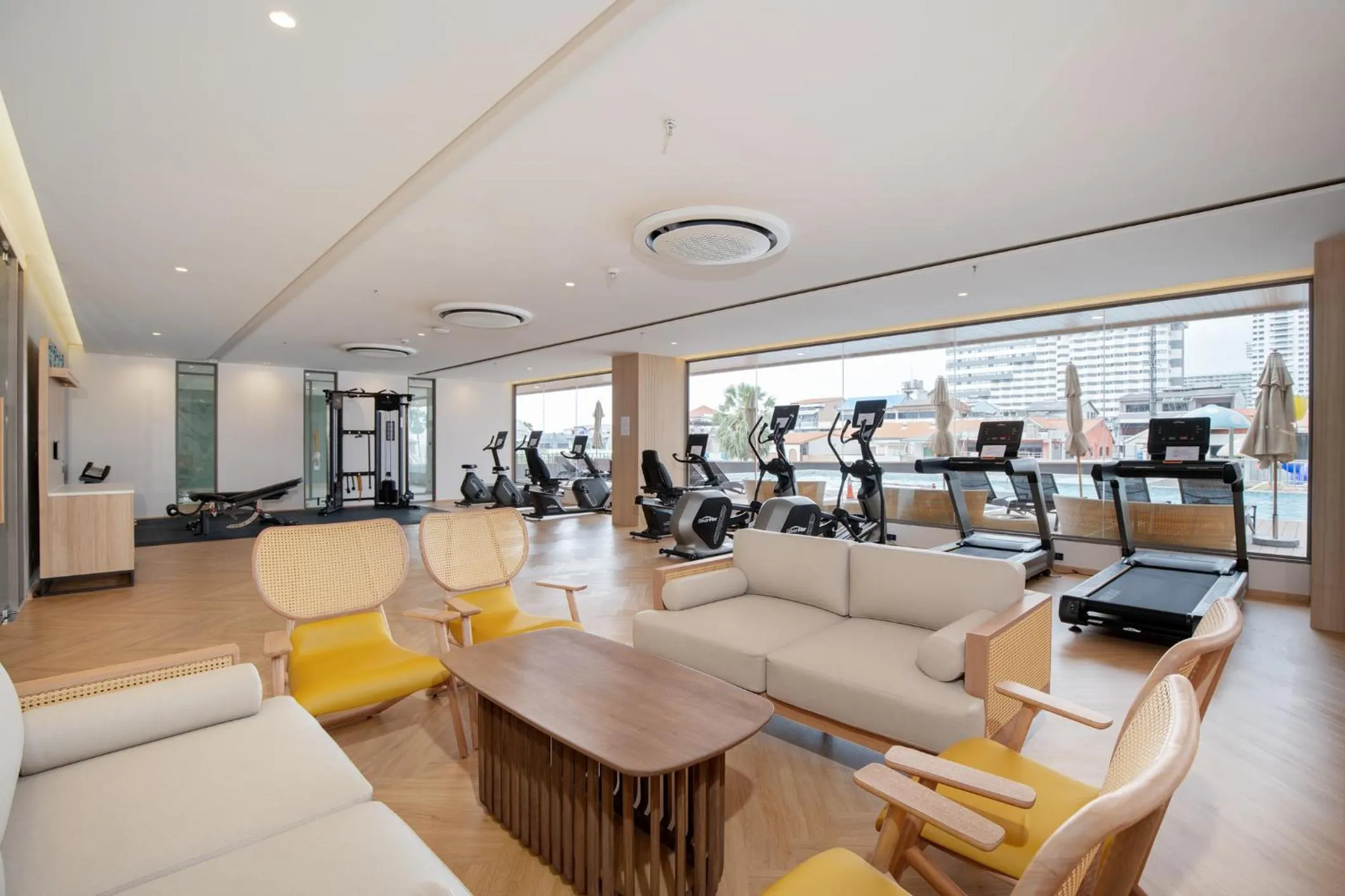 Fitness centre/facilities in Jomtien Thani Hotel