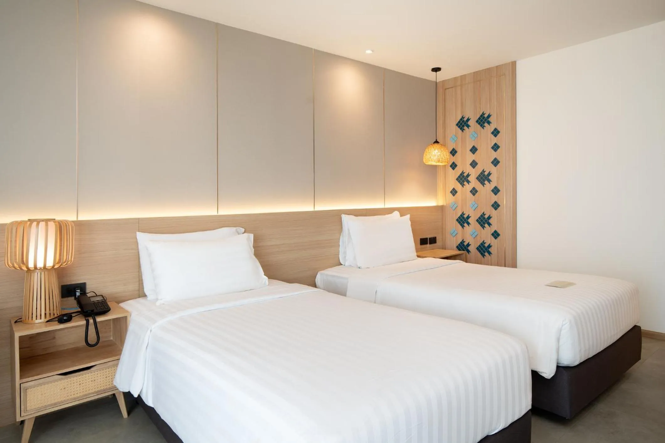 Bedroom, Bed in Jomtien Thani Hotel