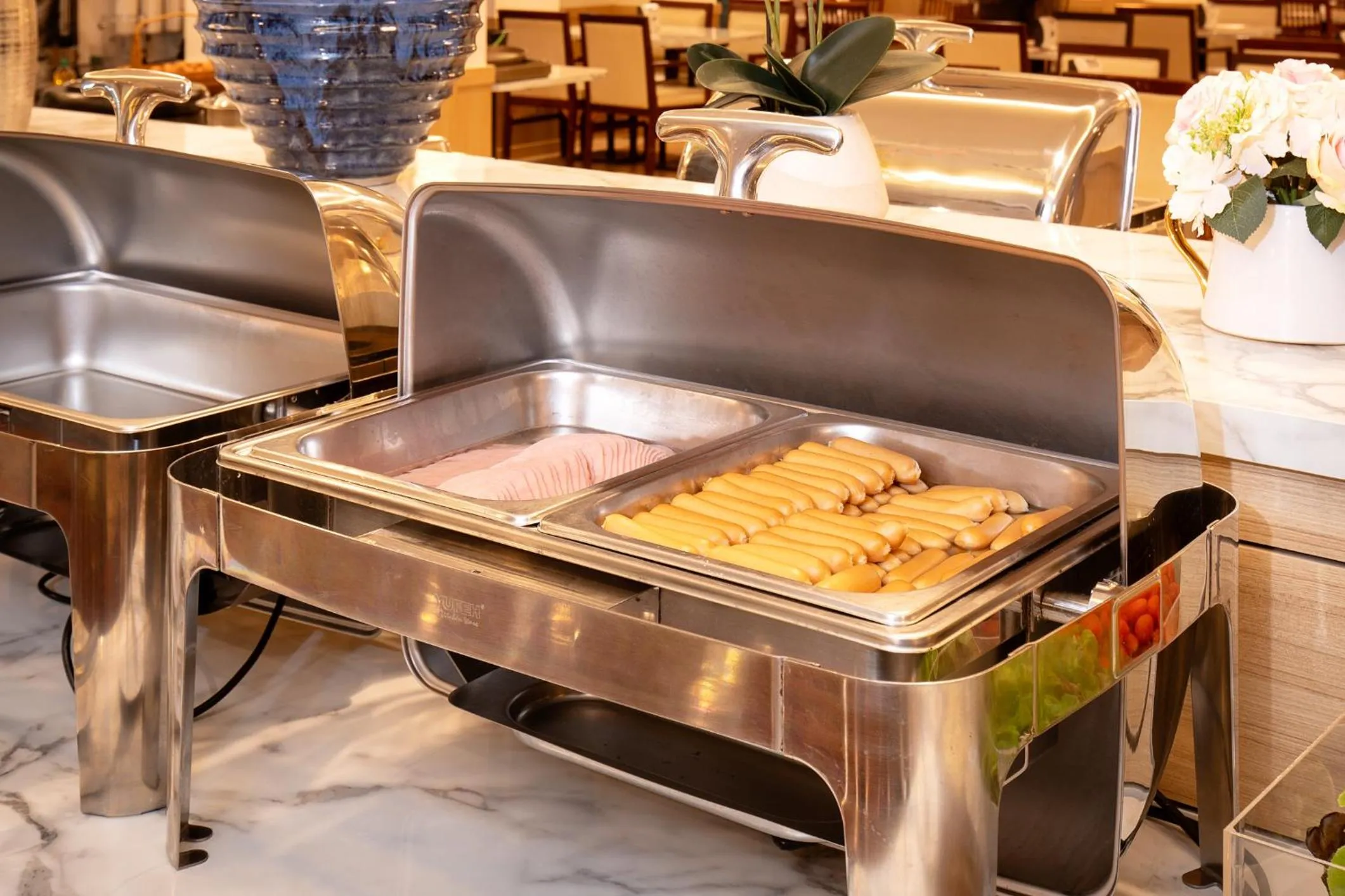 Buffet breakfast in Jomtien Thani Hotel