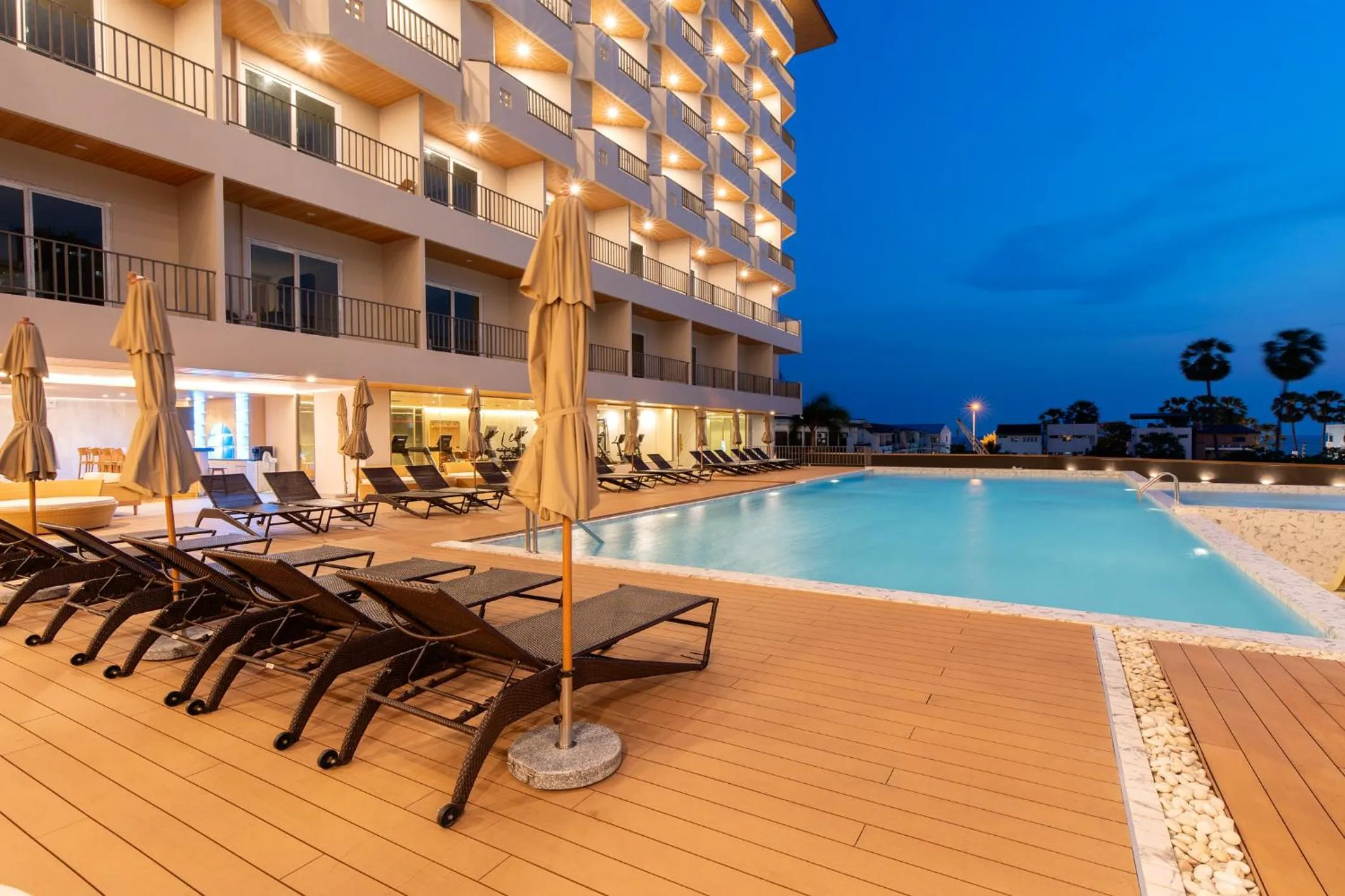 Swimming pool in Jomtien Thani Hotel