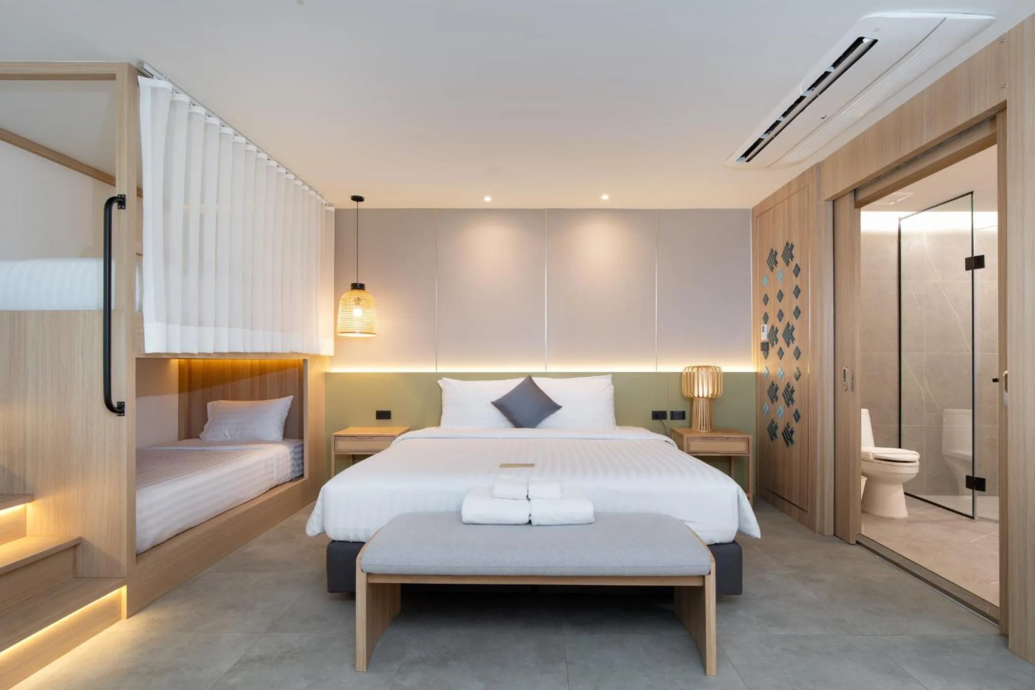 Bedroom, Bed in Jomtien Thani Hotel