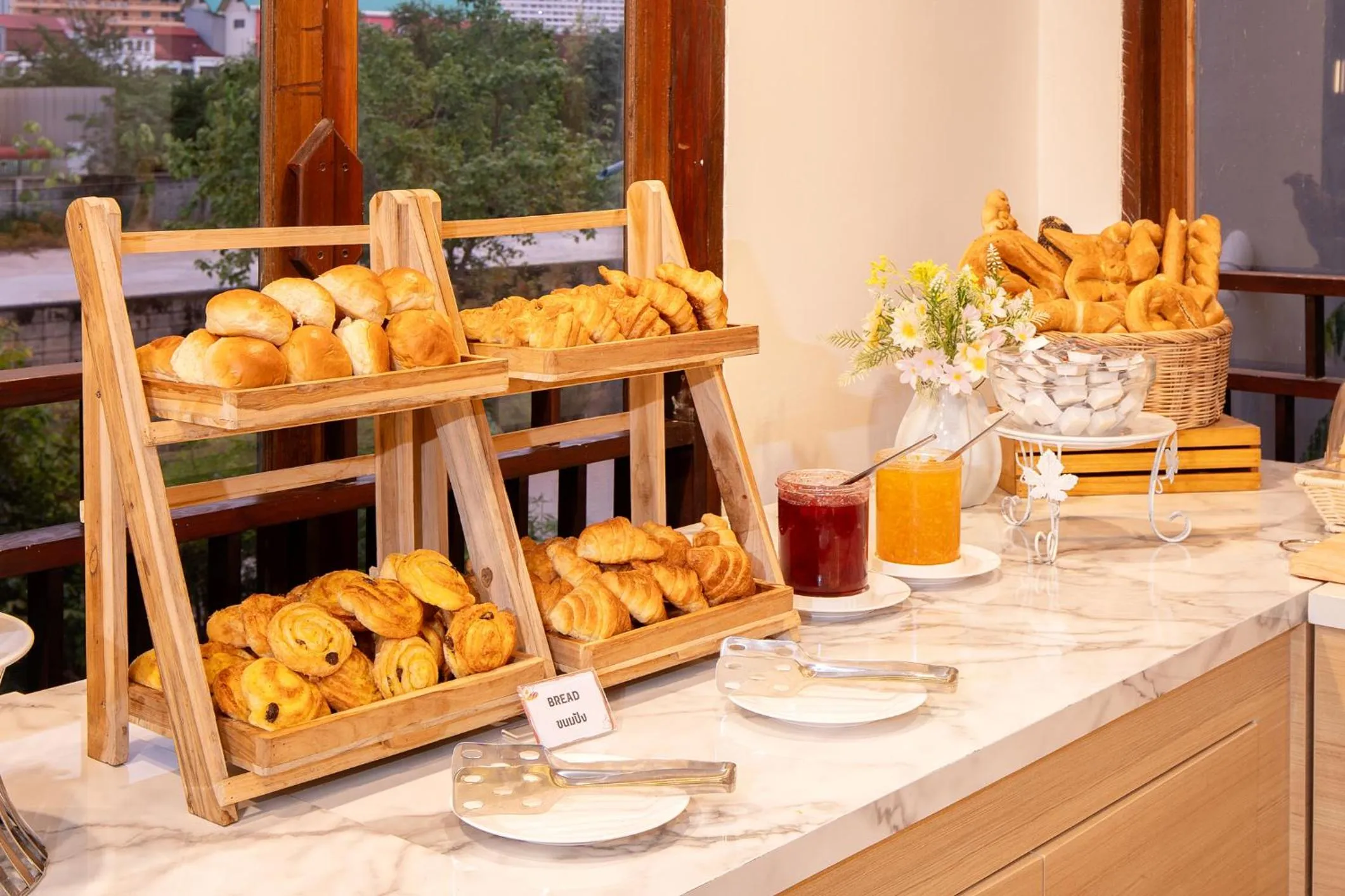 Buffet breakfast in Jomtien Thani Hotel