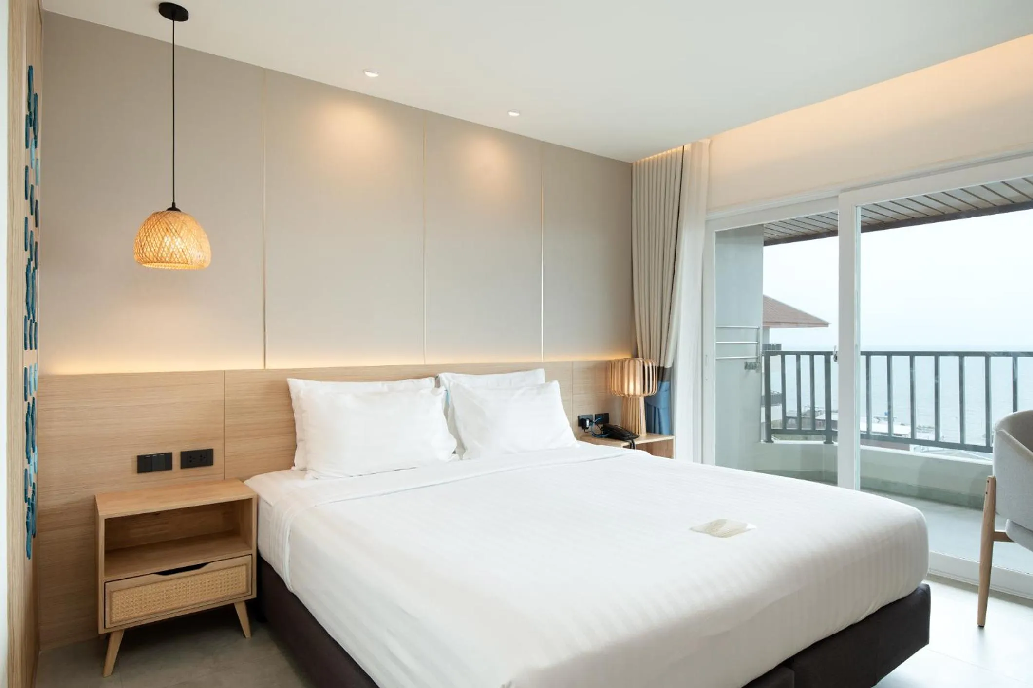 Deluxe Double or Twin Room with Sea View in Jomtien Thani Hotel