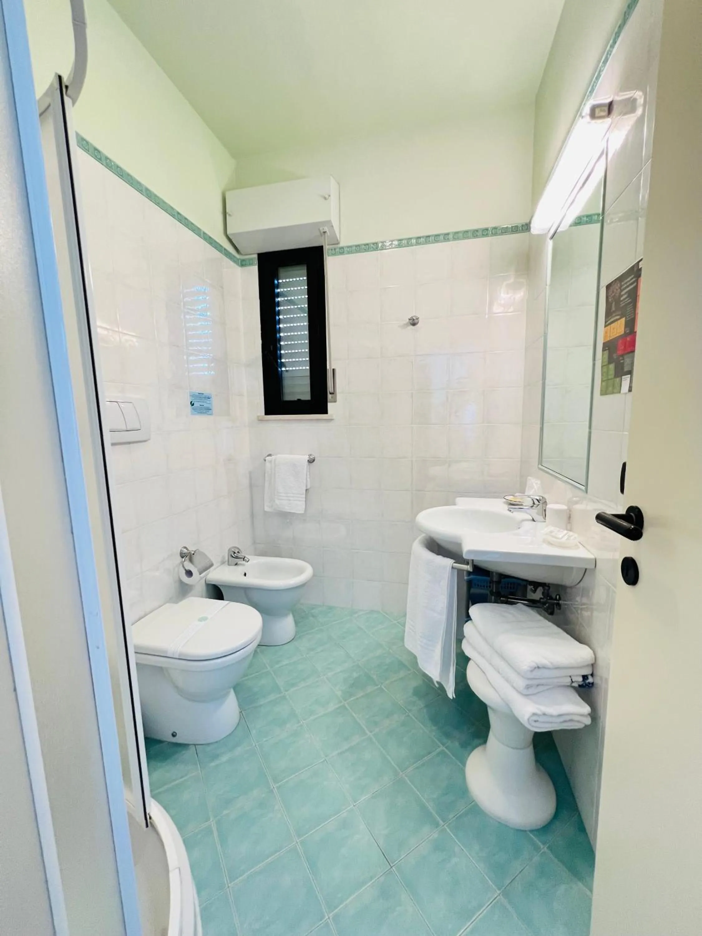 Toilet in Hotel Betty Personal Style and Beach Village