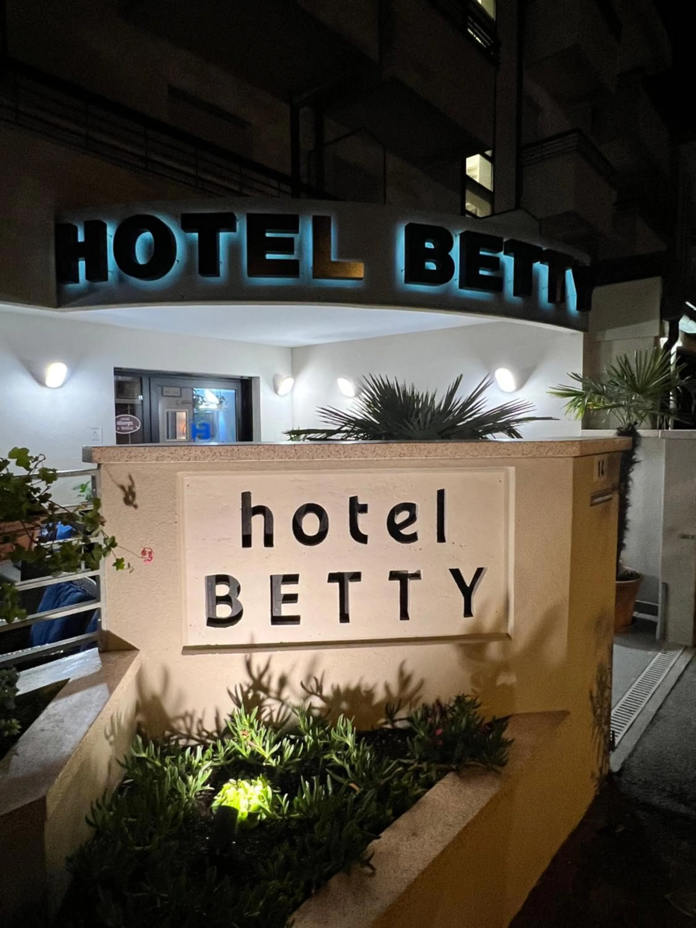 Property building in Hotel Betty Personal Style and Beach Village