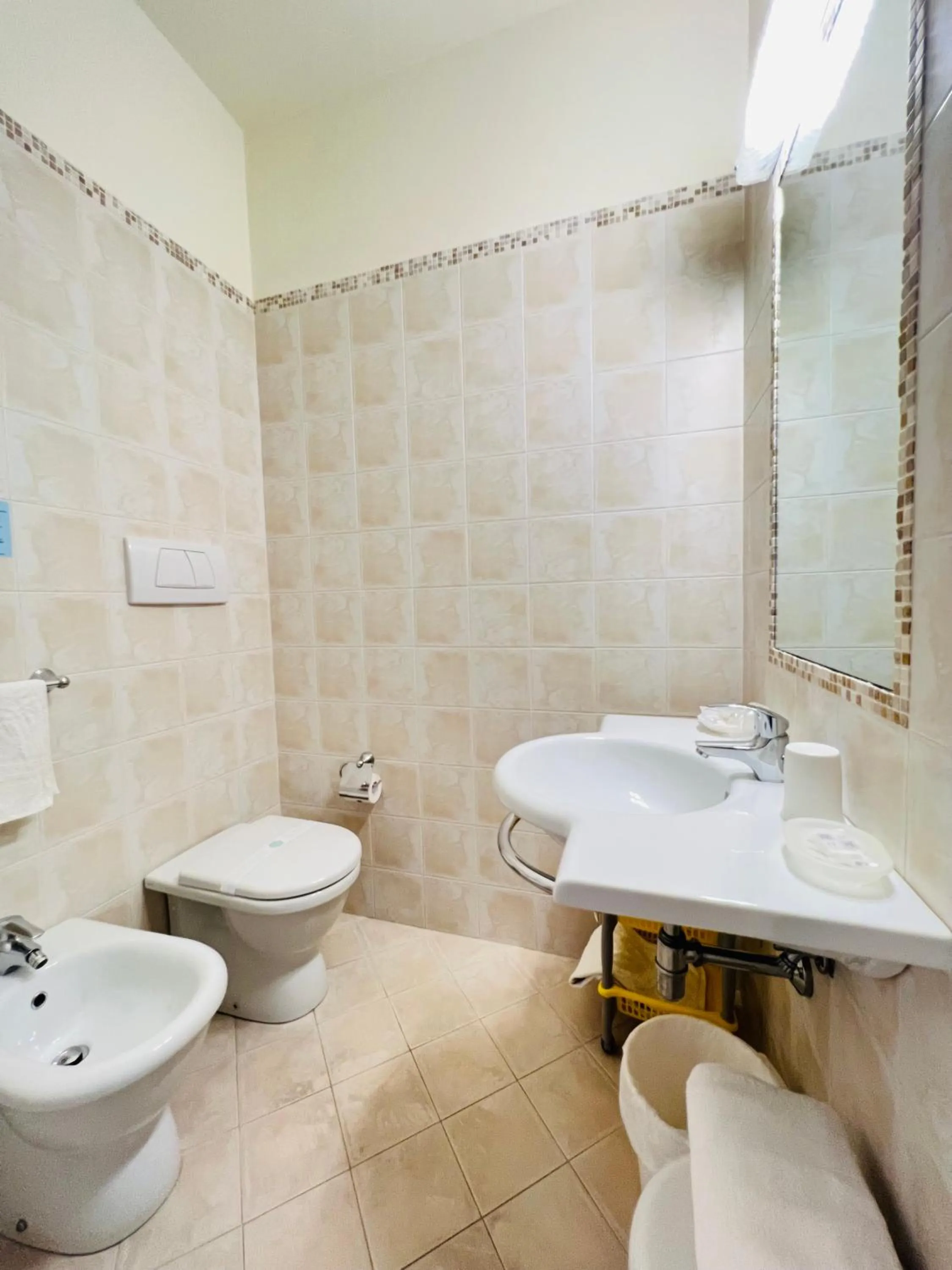 Toilet in Hotel Betty Personal Style and Beach Village