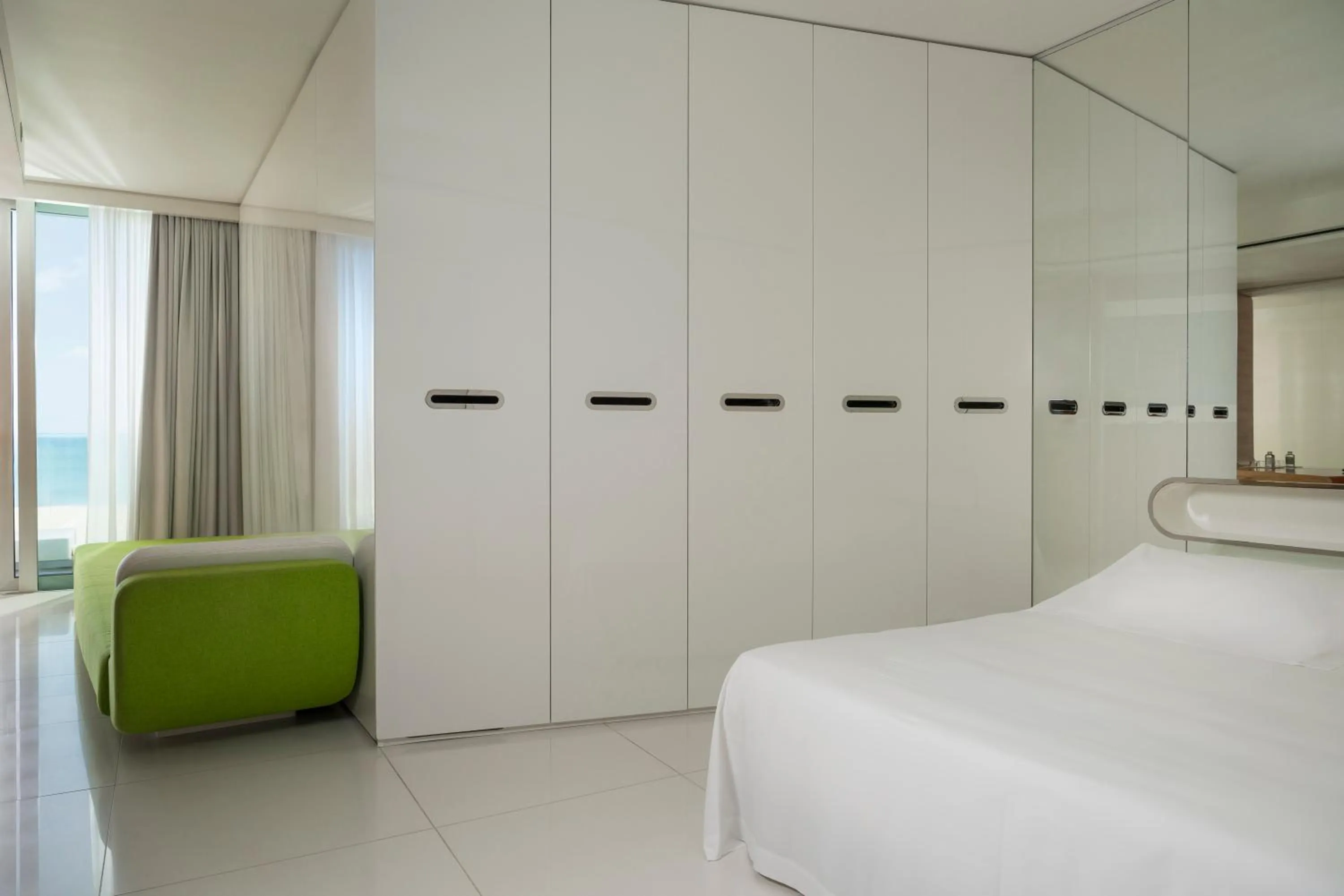 Bedroom, Bed in i-Suite Hotel