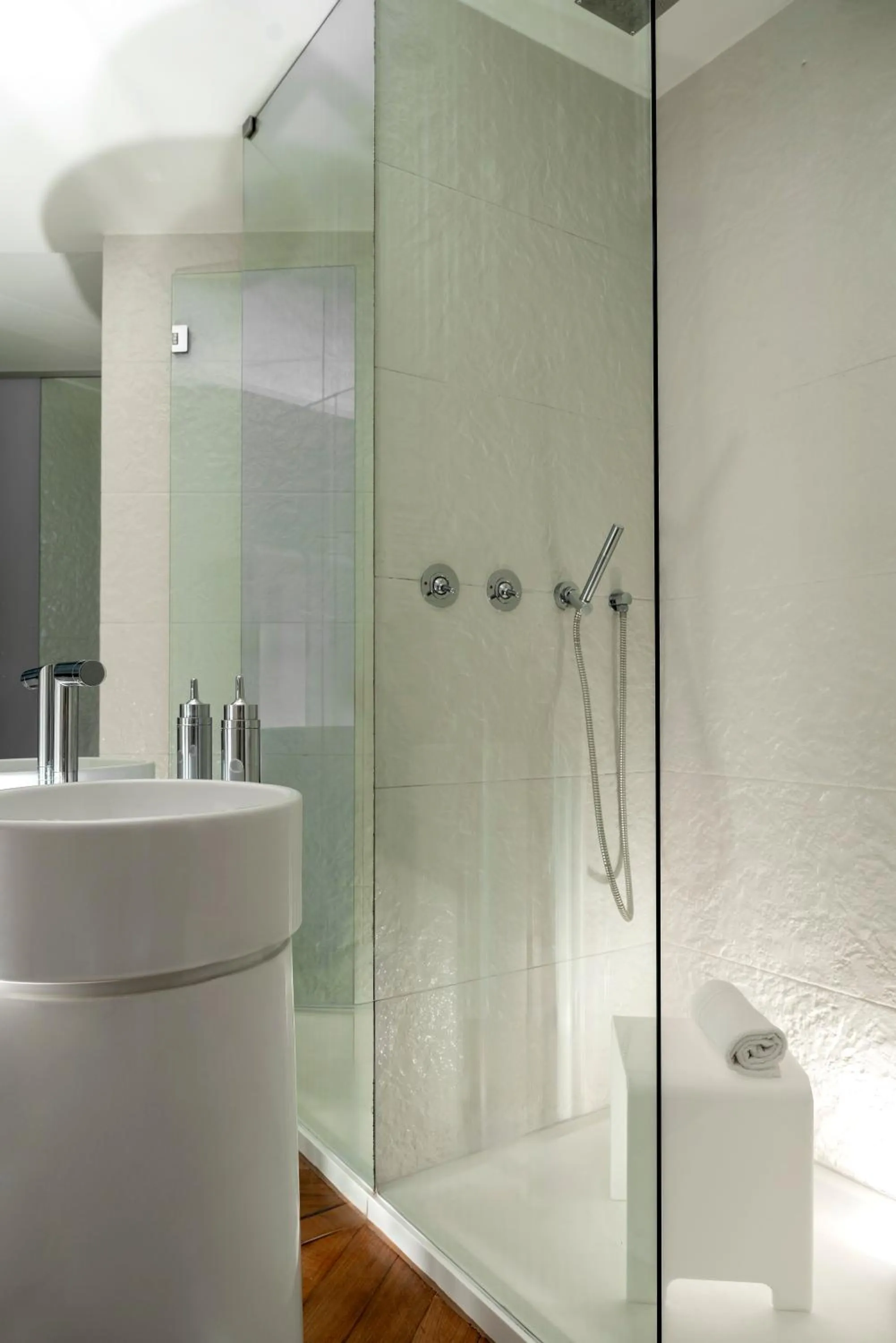 Bedroom in i-Suite Hotel