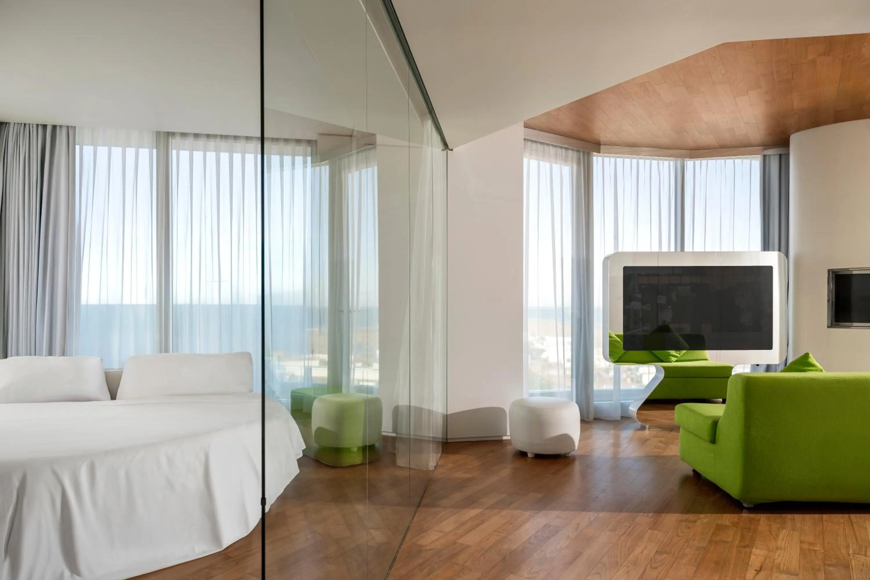 Bedroom, Bed in i-Suite Hotel