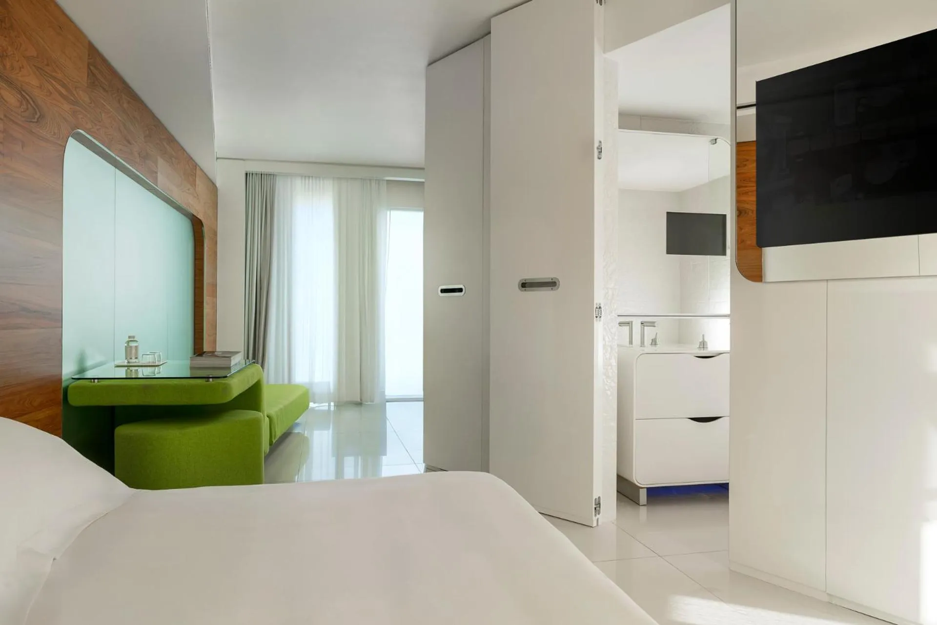 Bedroom, Bed in i-Suite Hotel