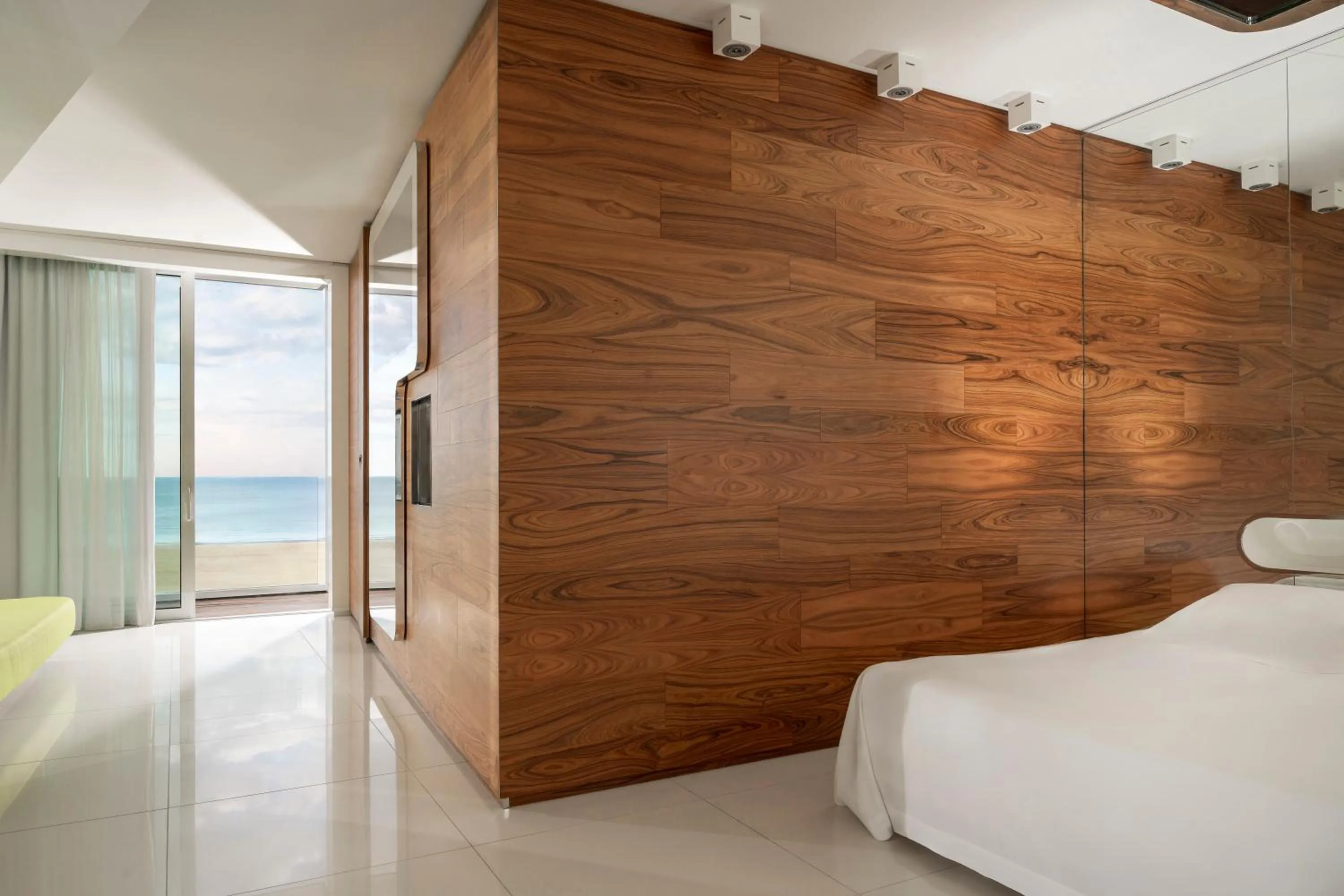 Bedroom, Bed in i-Suite Hotel