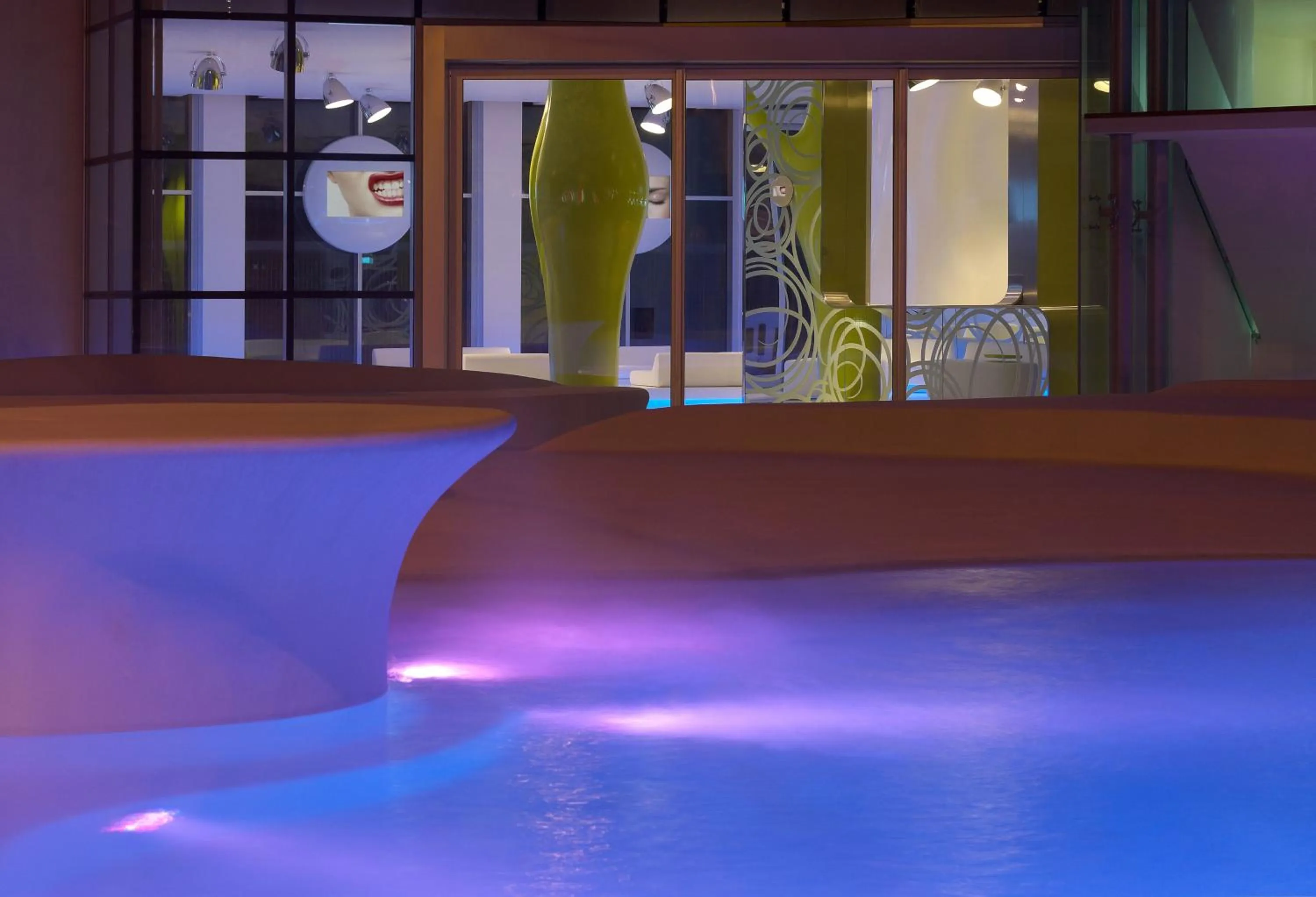 Facade/entrance in i-Suite Hotel