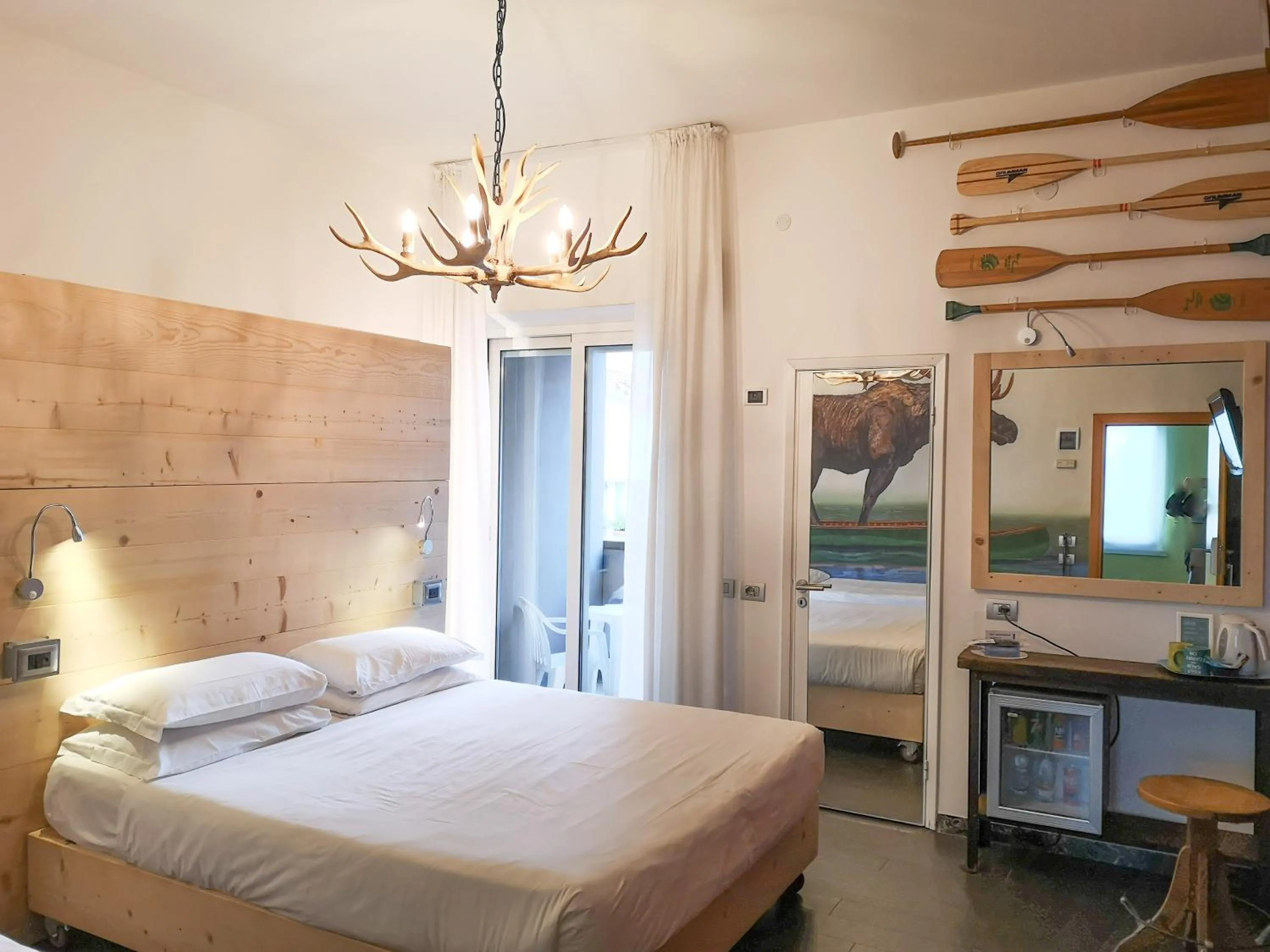 Bedroom, Bed in Hotel Perla - The storyhoteller