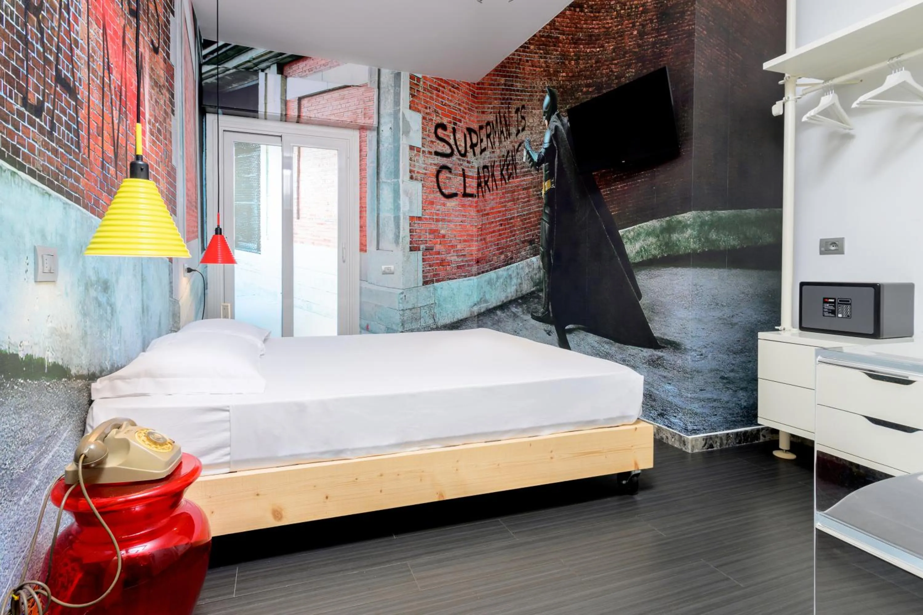Bed in Hotel Perla - The storyhoteller