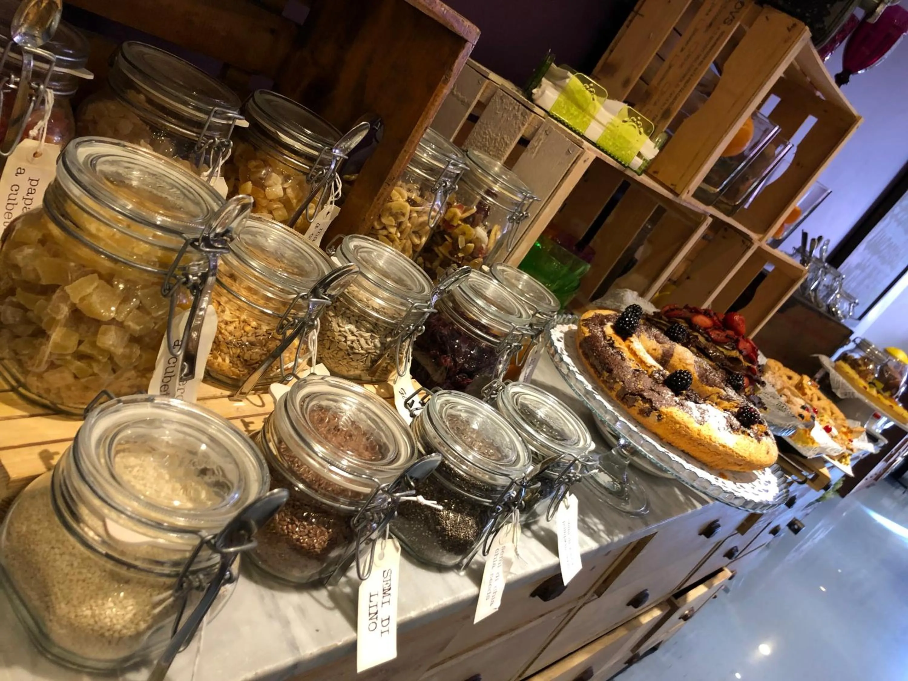 Food and drinks in Hotel Perla - The storyhoteller