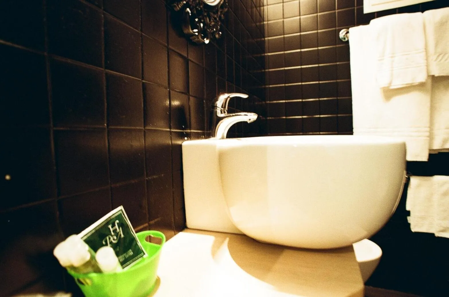 Bathroom in Hotel Perla - The storyhoteller