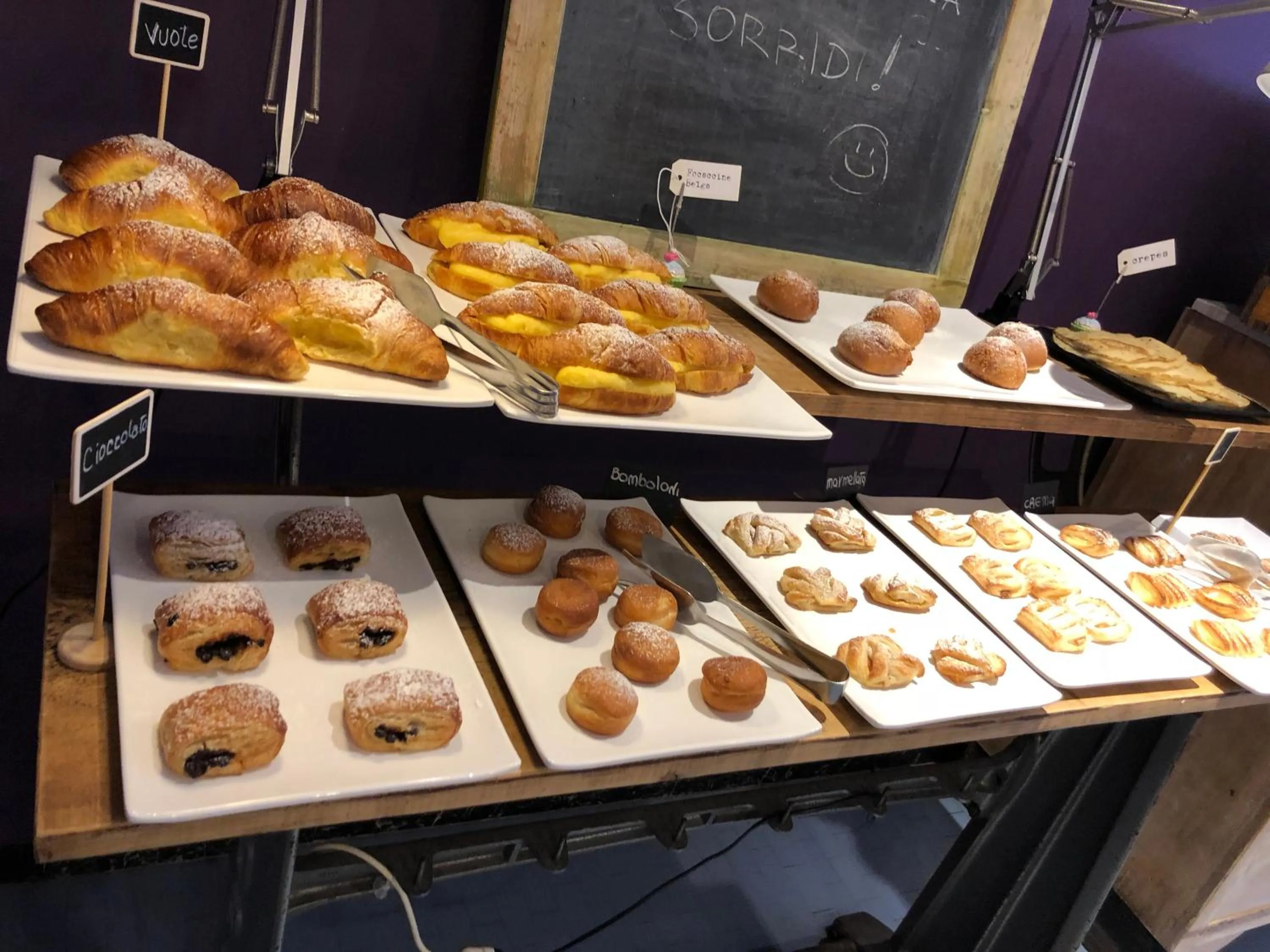 Breakfast in Hotel Perla - The storyhoteller