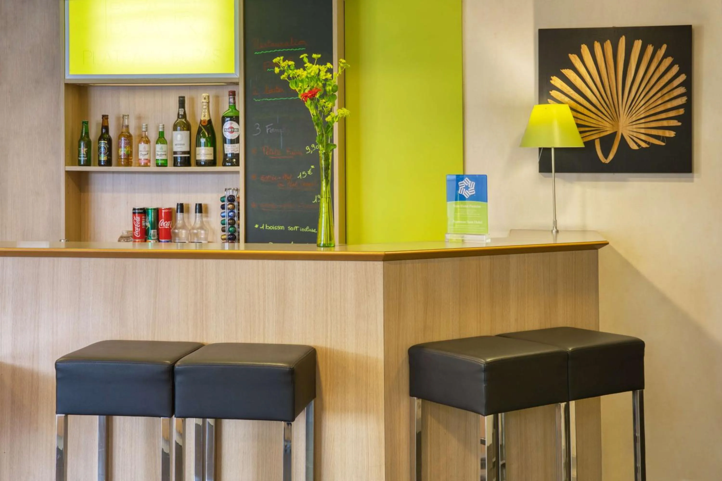 Lobby or reception in Sure Hotel by Best Western Nantes Saint-Herblain