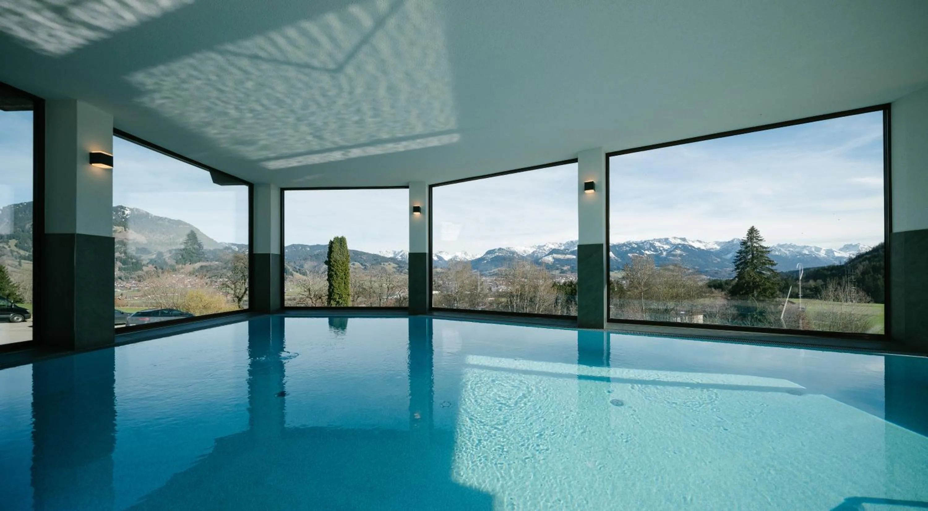 Swimming pool in Panoramahotel Kühbergalp