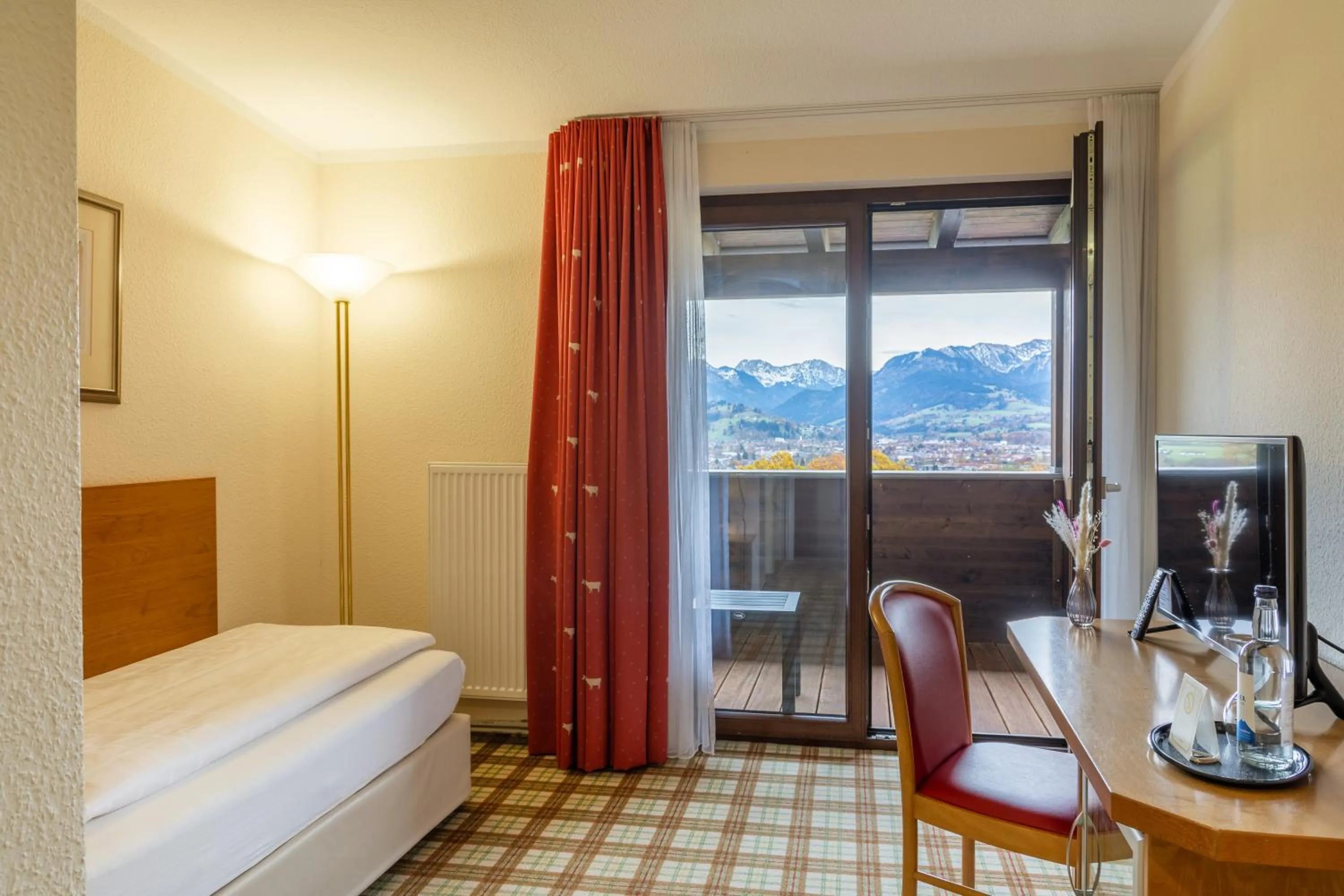 Photo of the whole room, Bed in Panoramahotel Kühbergalp