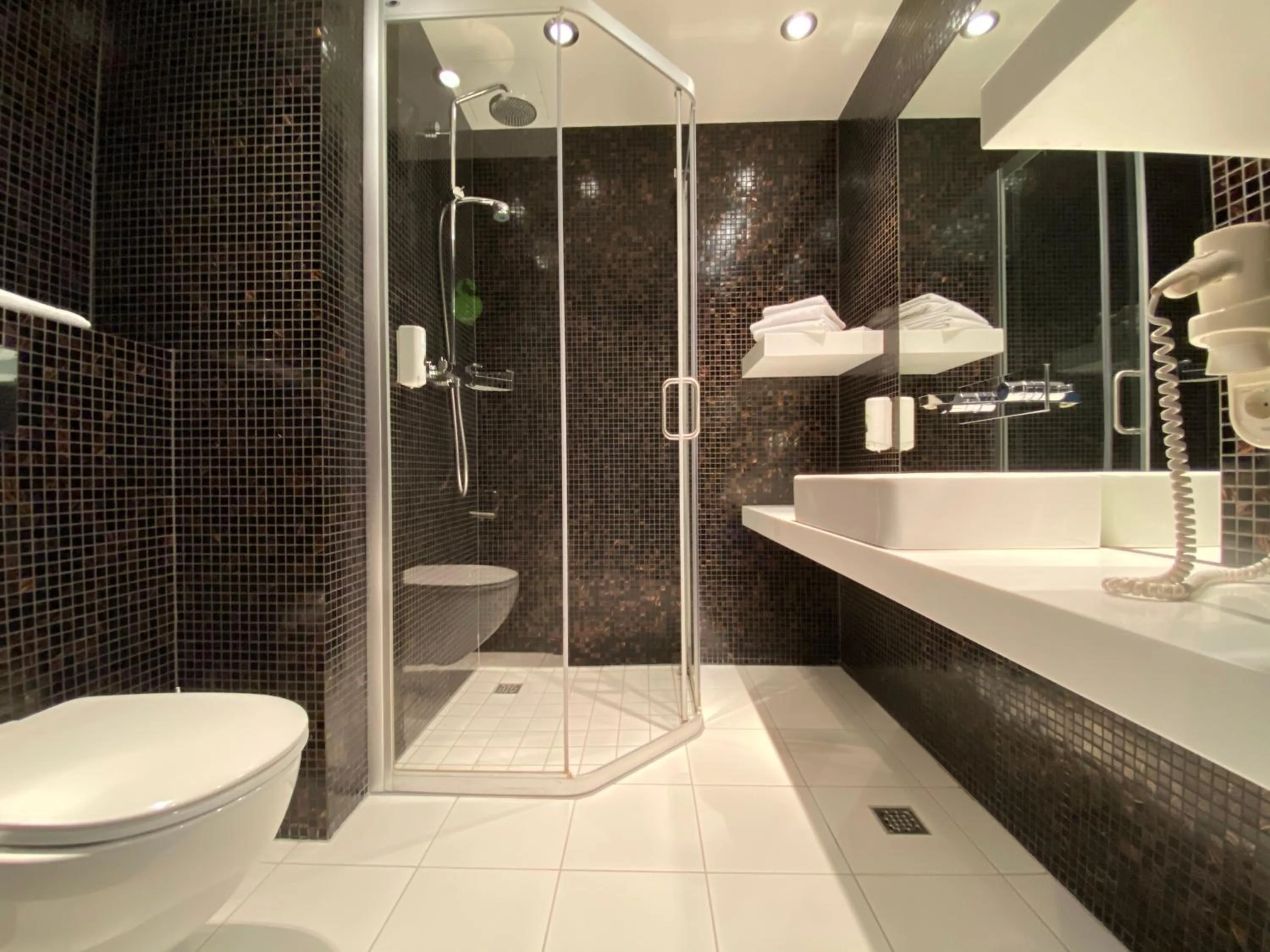 Shower in Tallink Hotel Riga