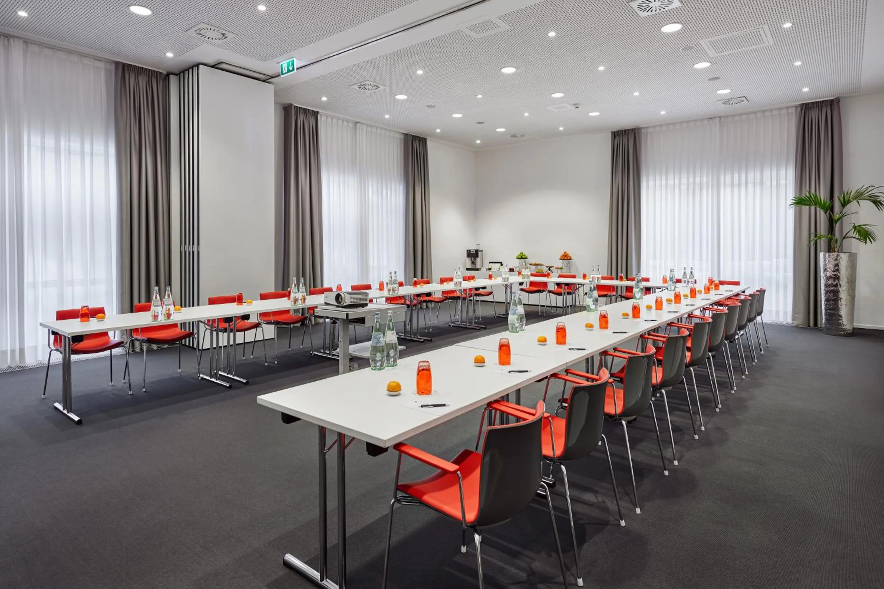 Business facilities in LEGERE HOTEL Luxembourg