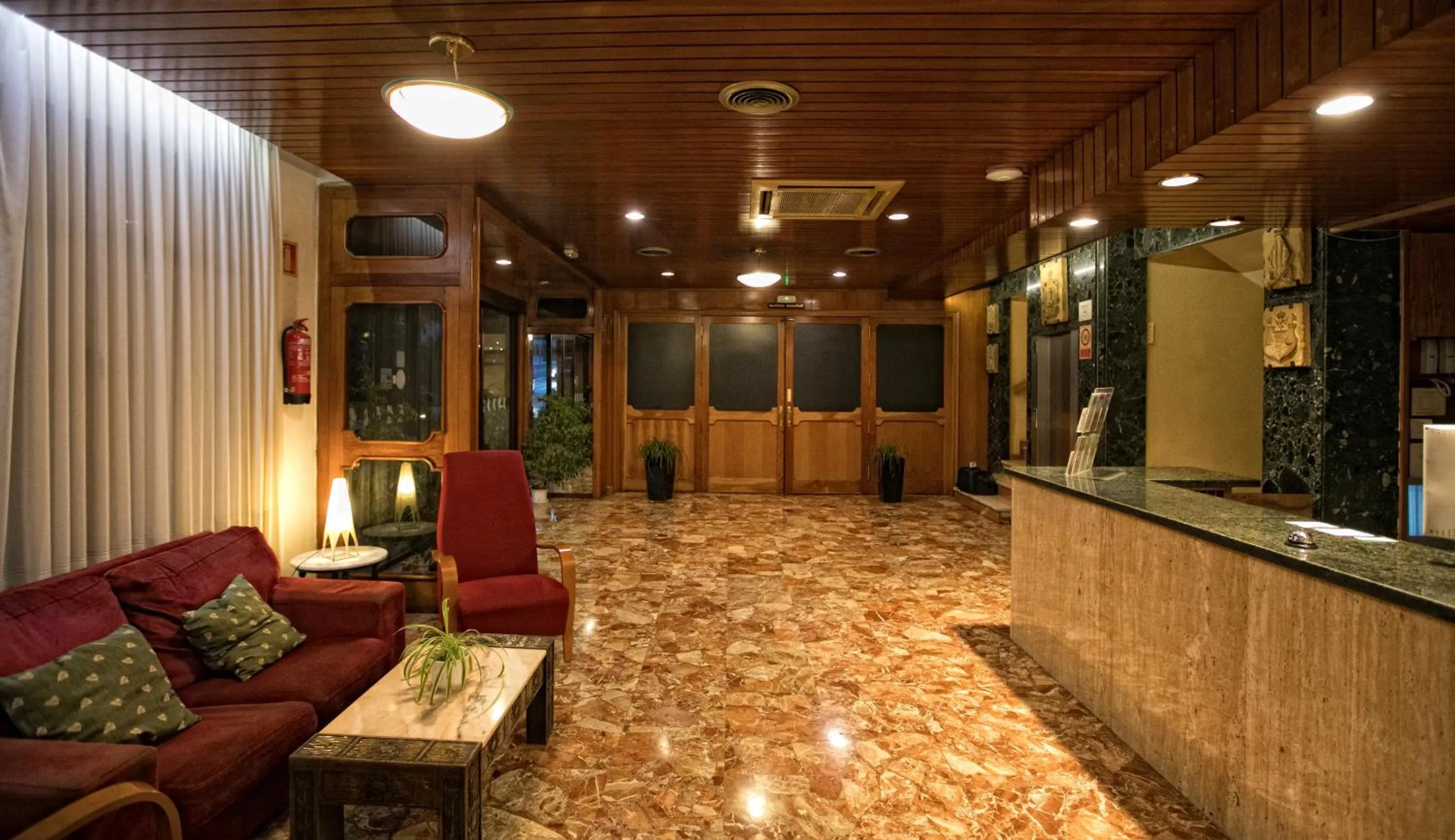 Lobby or reception in Hotel Odon