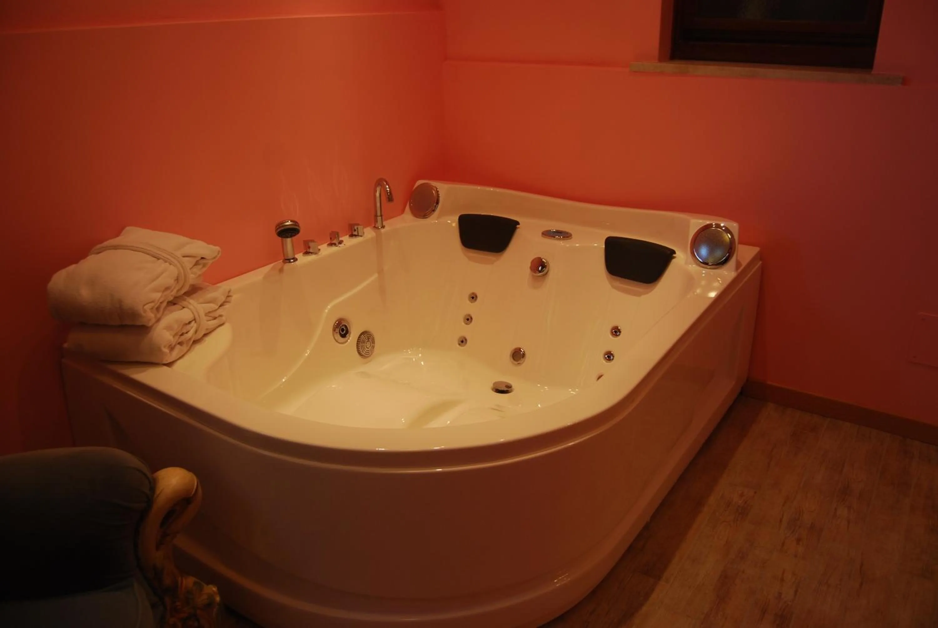 Hot Tub in Garda Sol SPA Hotel & Appartamenti