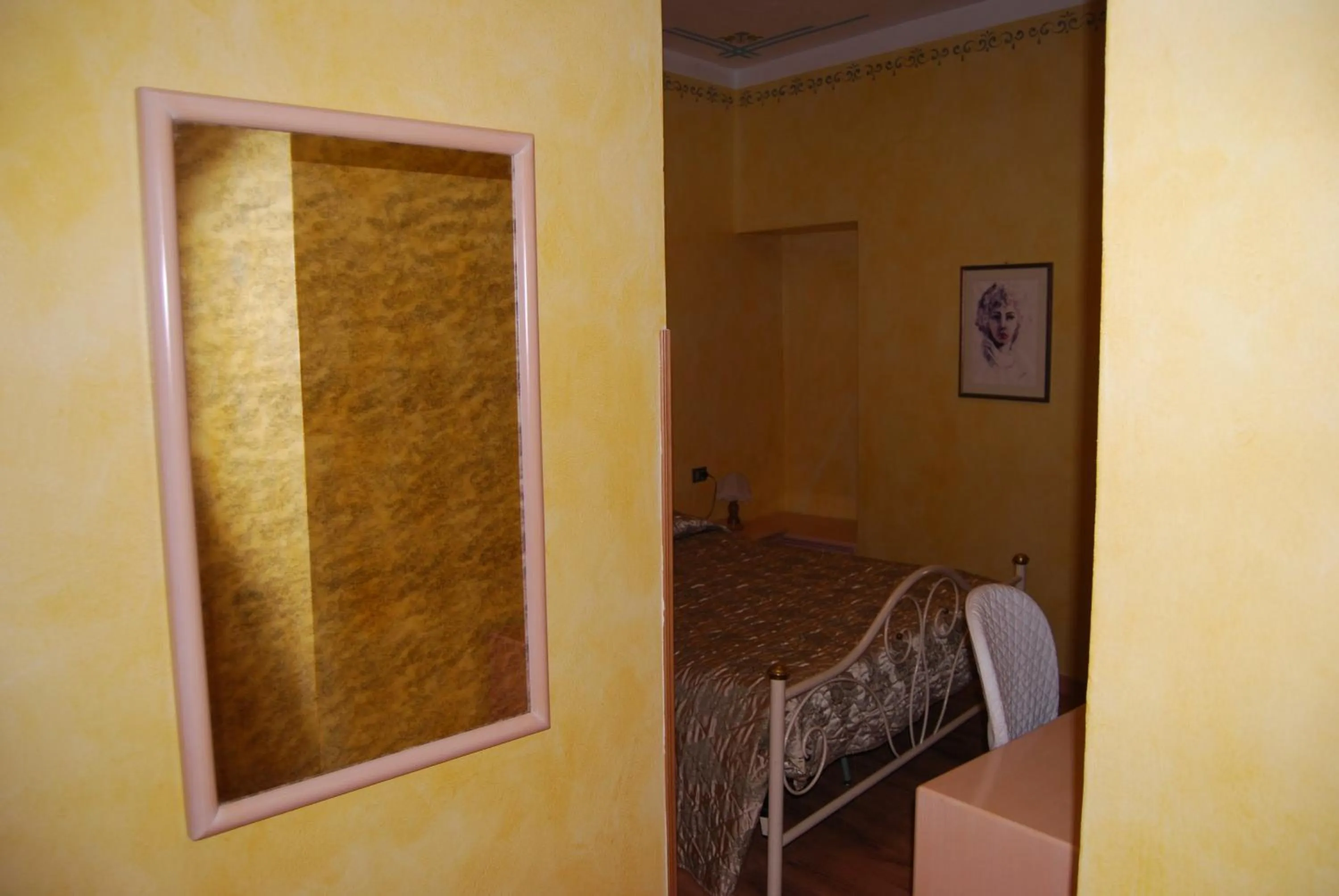 Photo of the whole room in Garda Sol SPA Hotel & Appartamenti