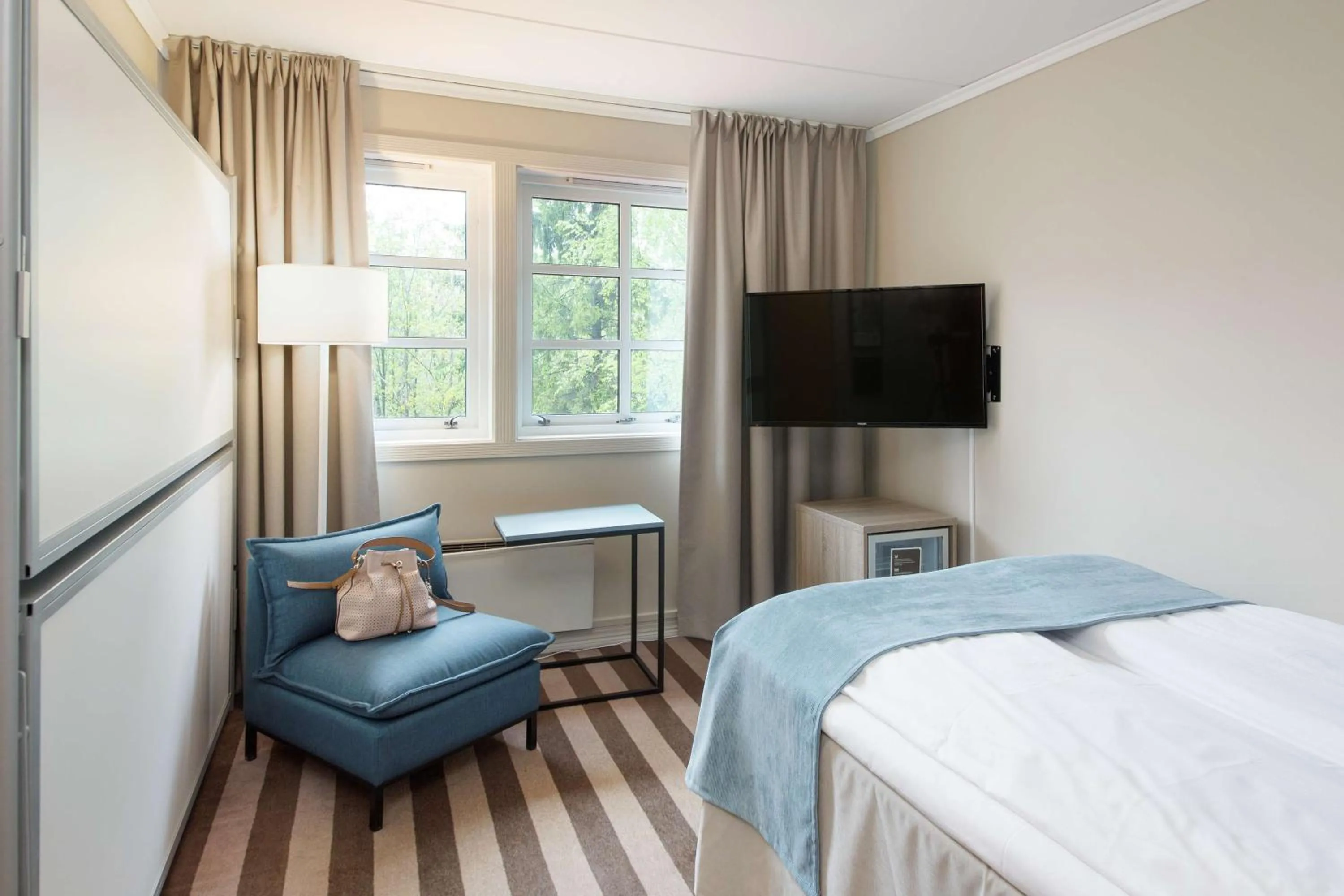 Photo of the whole room, Bed in Scandic Sørlandet