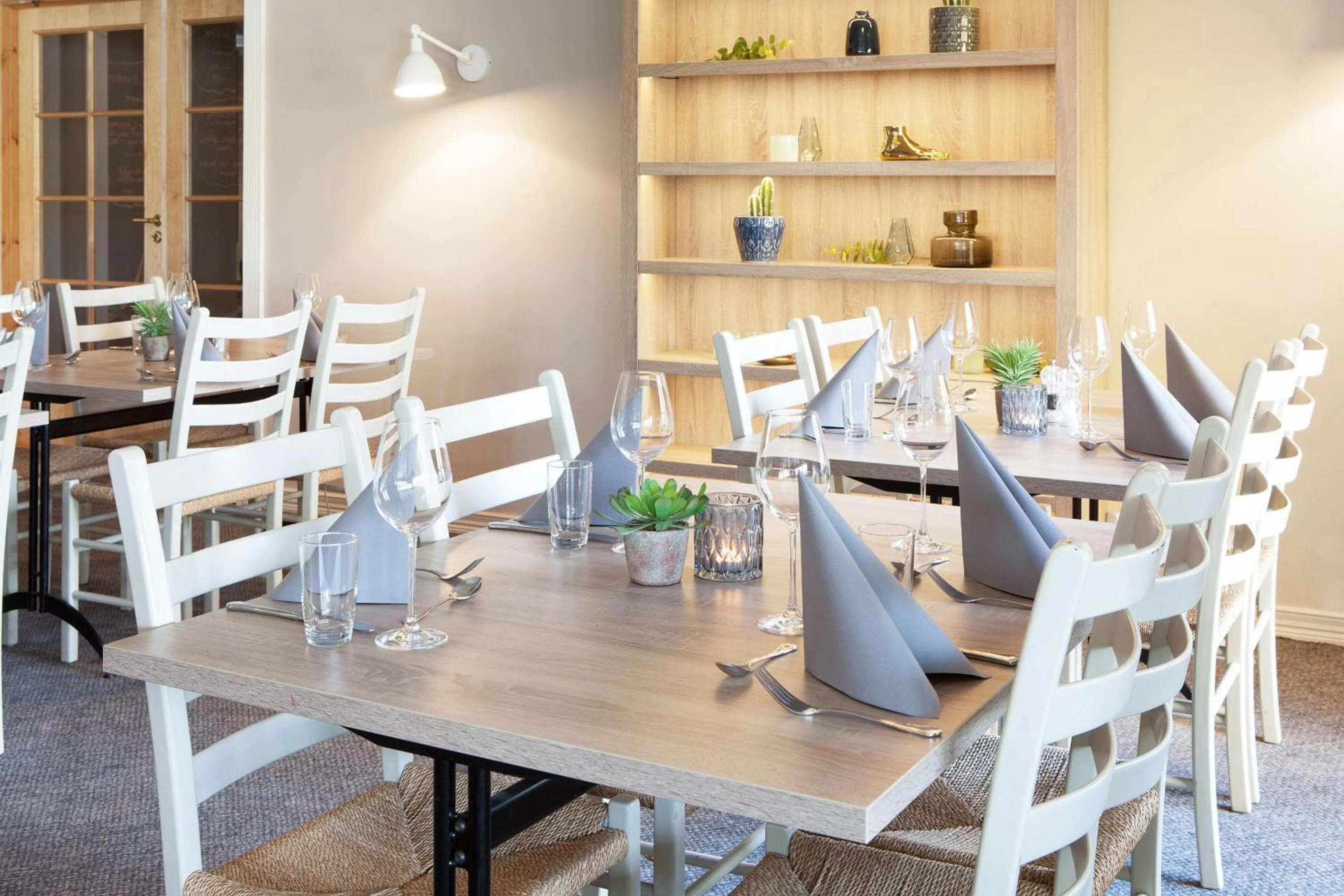 Restaurant/places to eat in Scandic Sørlandet