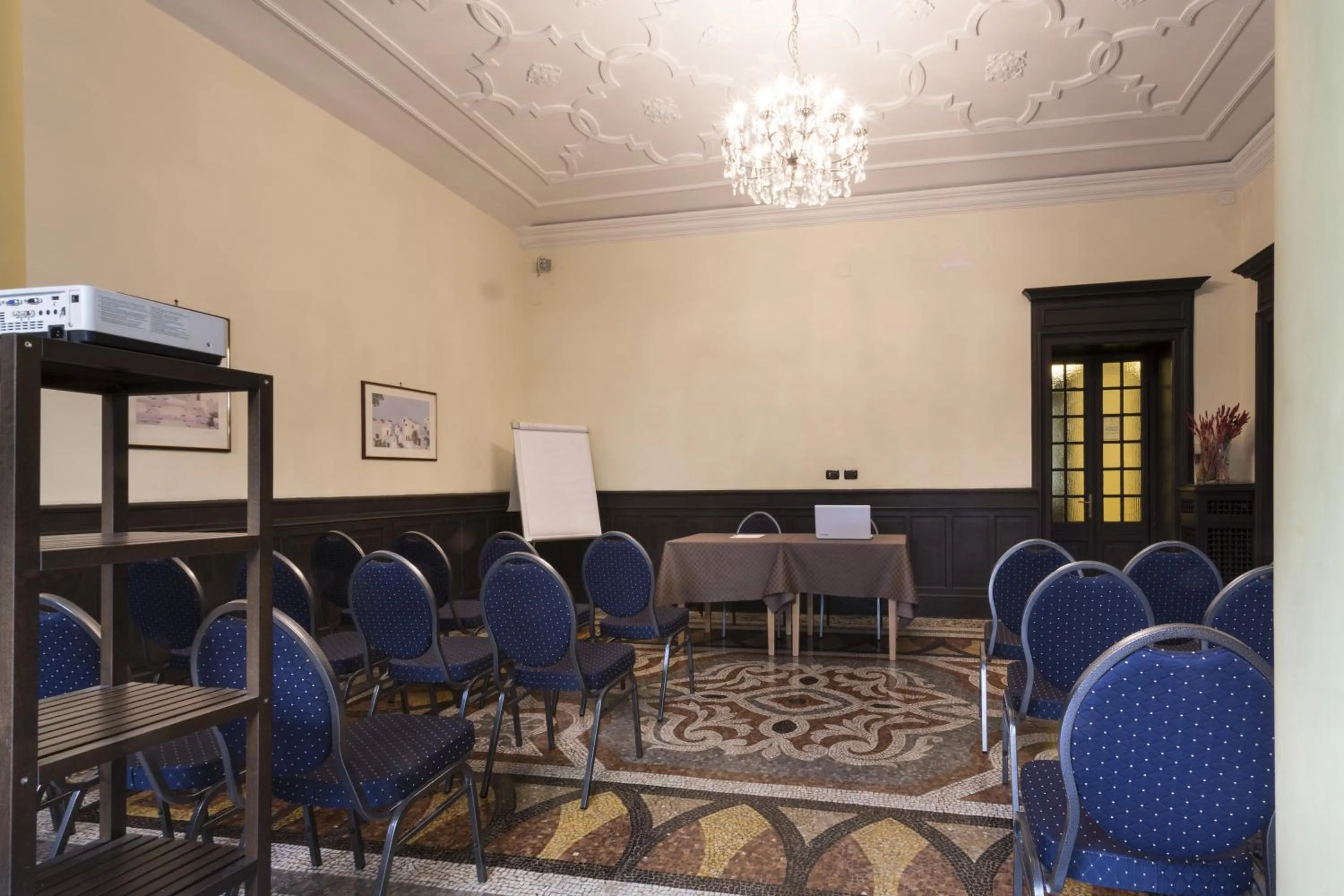 TV and multimedia in Hotel & Residence Torino Centro - Stazione Porta Susa