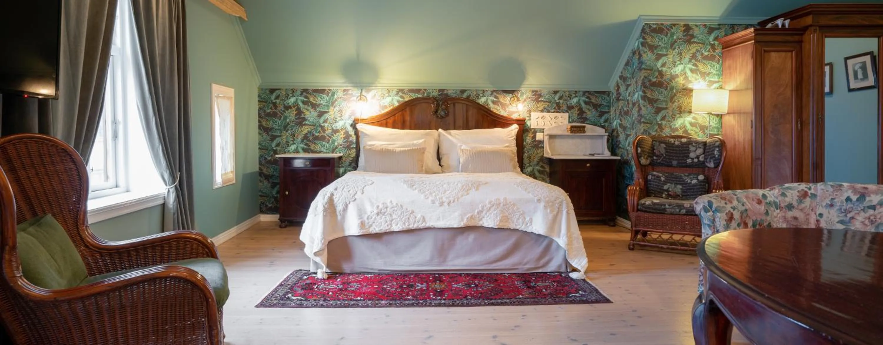 Bedroom, Bed in GamlaVærket Gjæstgiveri og Tracteringssted