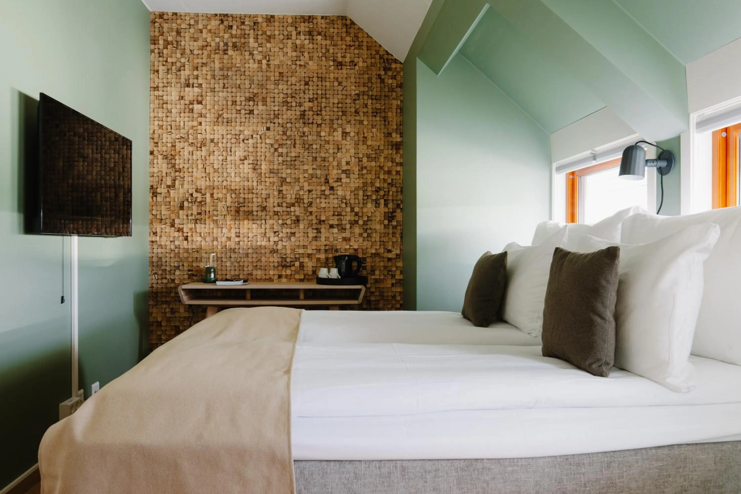 Bedroom, Bed in GamlaVærket Gjæstgiveri og Tracteringssted