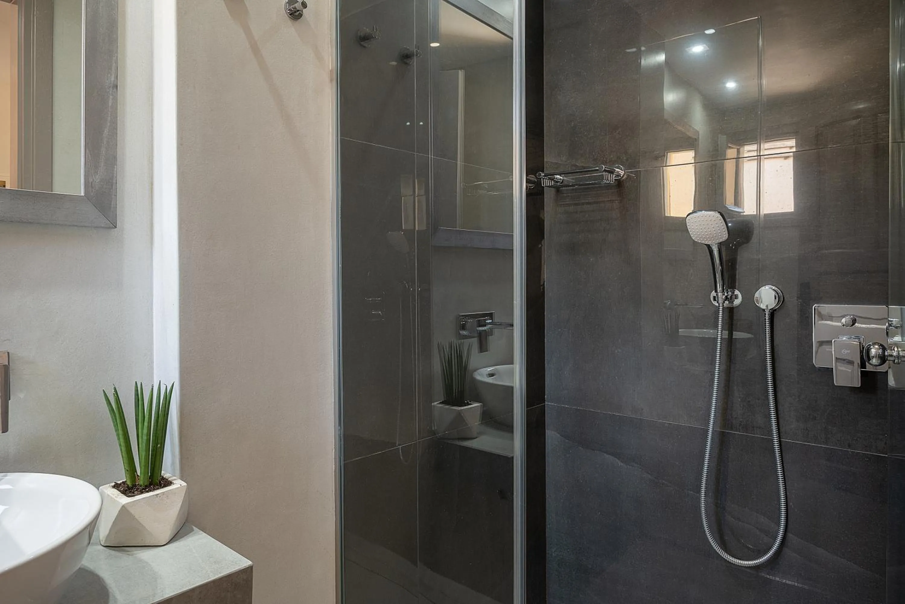 Shower in Vranas Ambiance Hotel