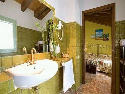 Bathroom in Hotel Rural El Pilaret