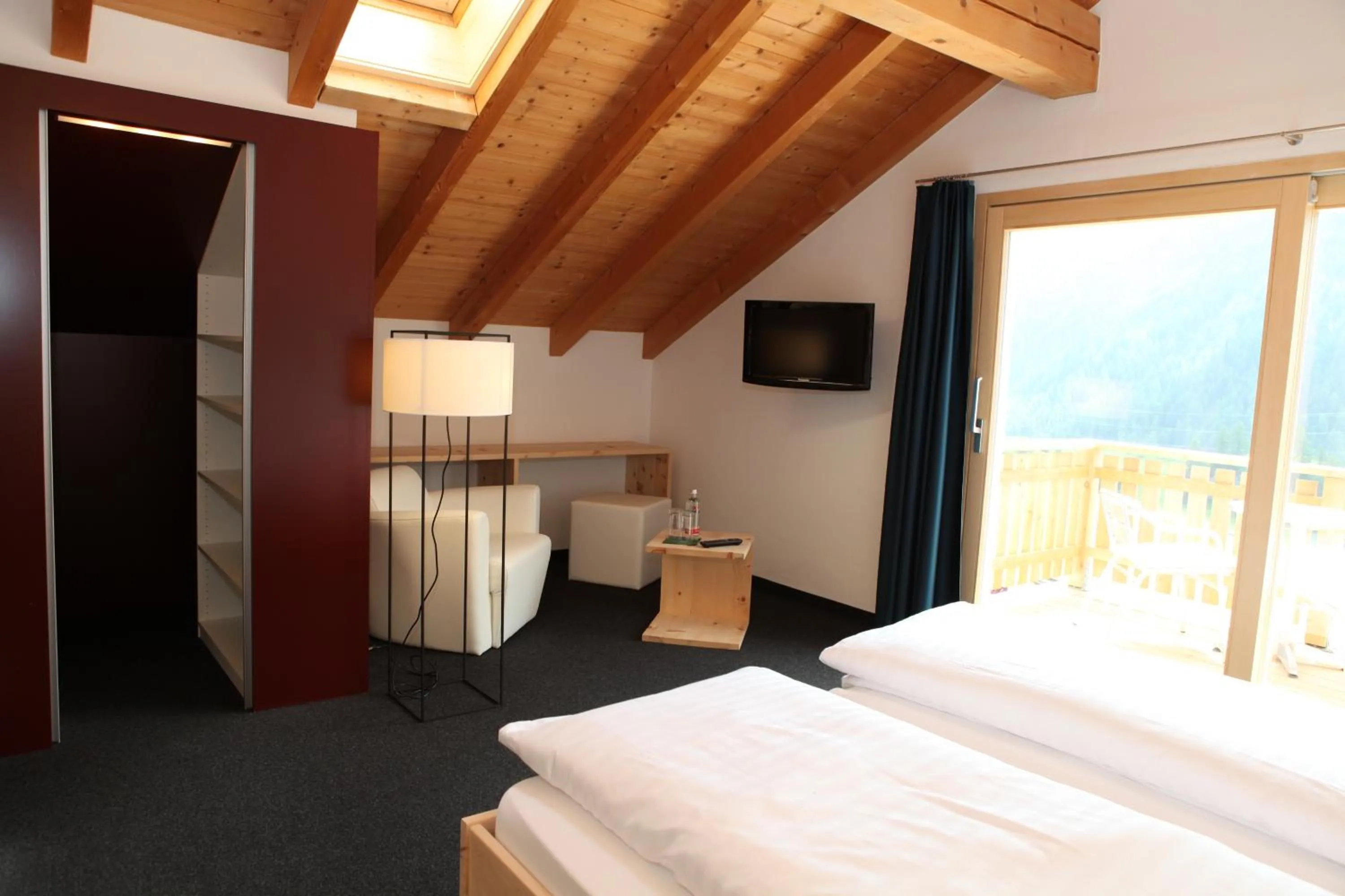 Decorative detail, Bed in Schorta's Alvetern - Boutique Hotel