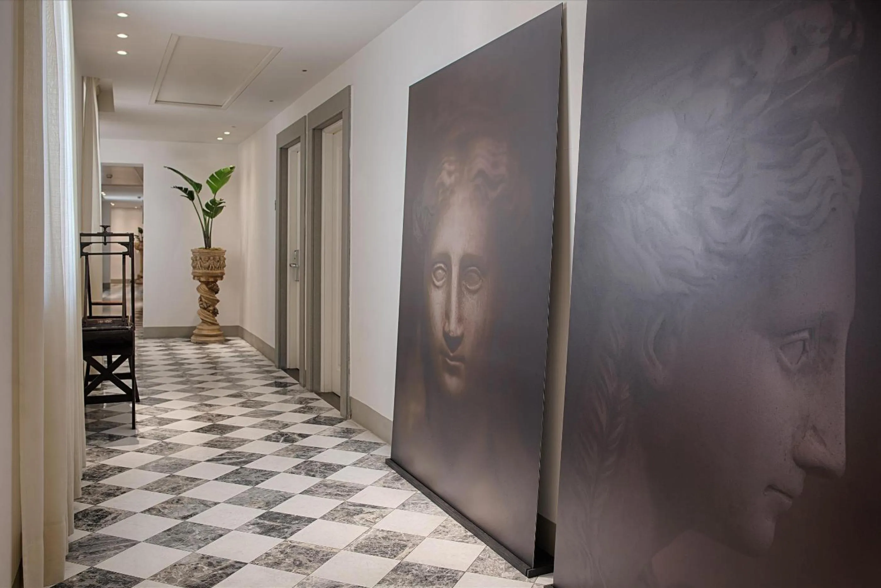 Lobby or reception in NH Collection Firenze Porta Rossa