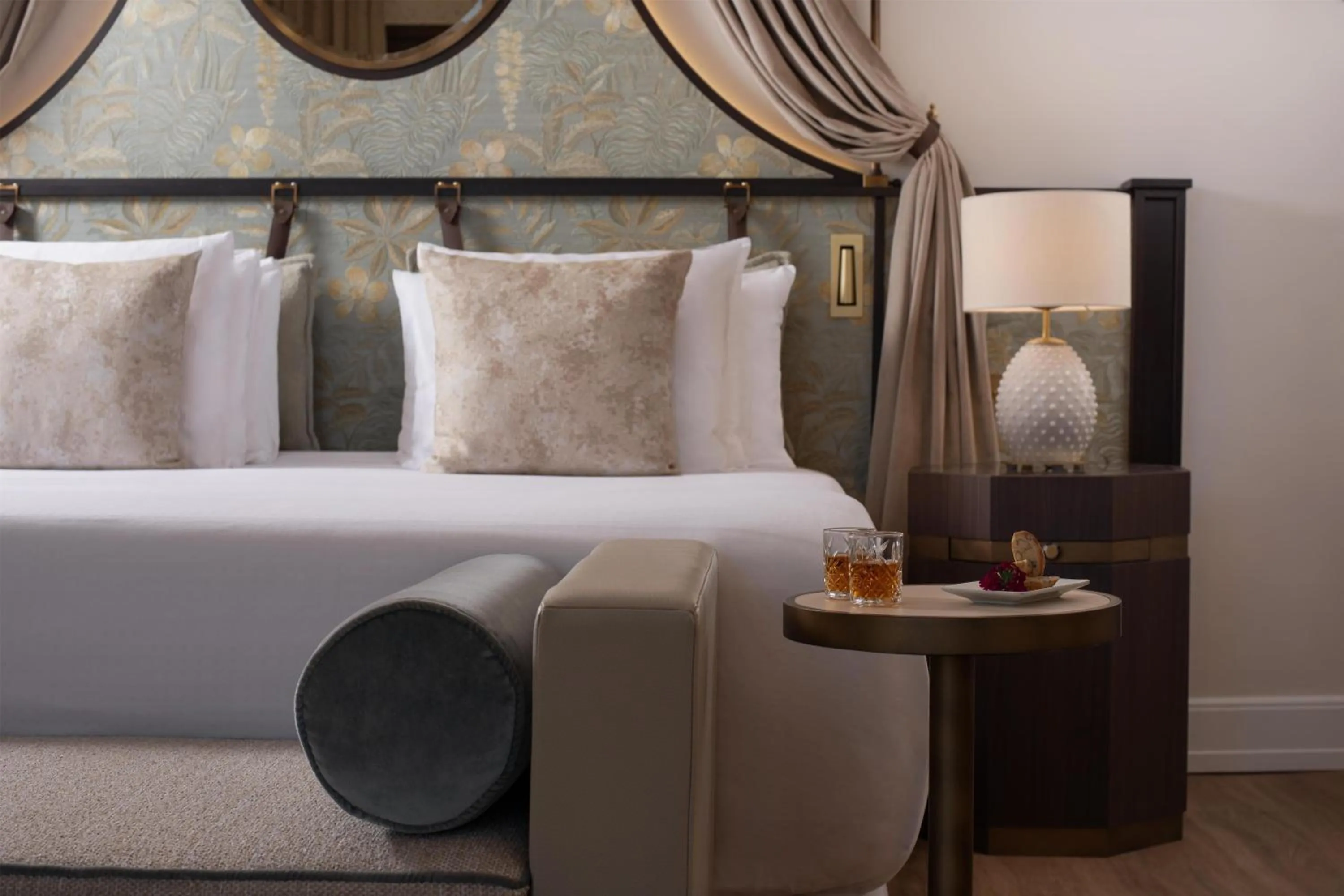 Photo of the whole room, Bed in NH Collection Firenze Porta Rossa