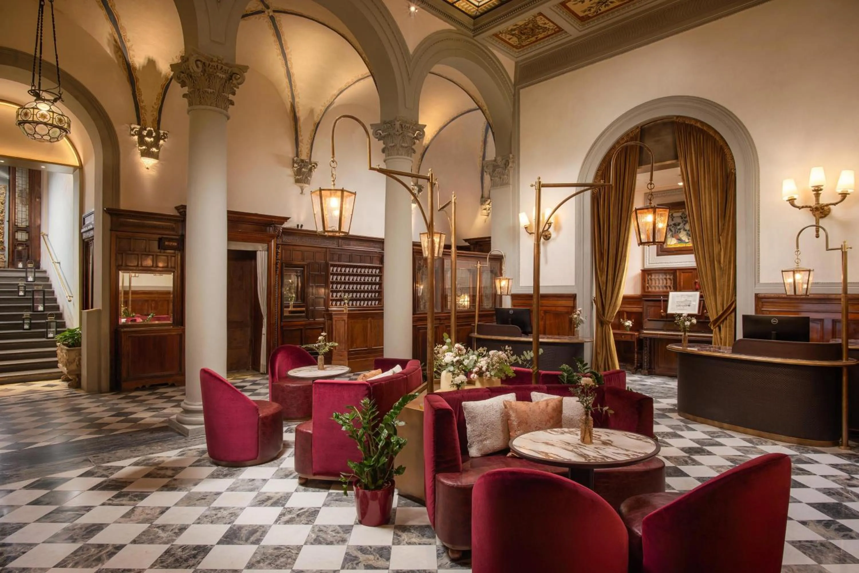 Lobby or reception in NH Collection Firenze Porta Rossa