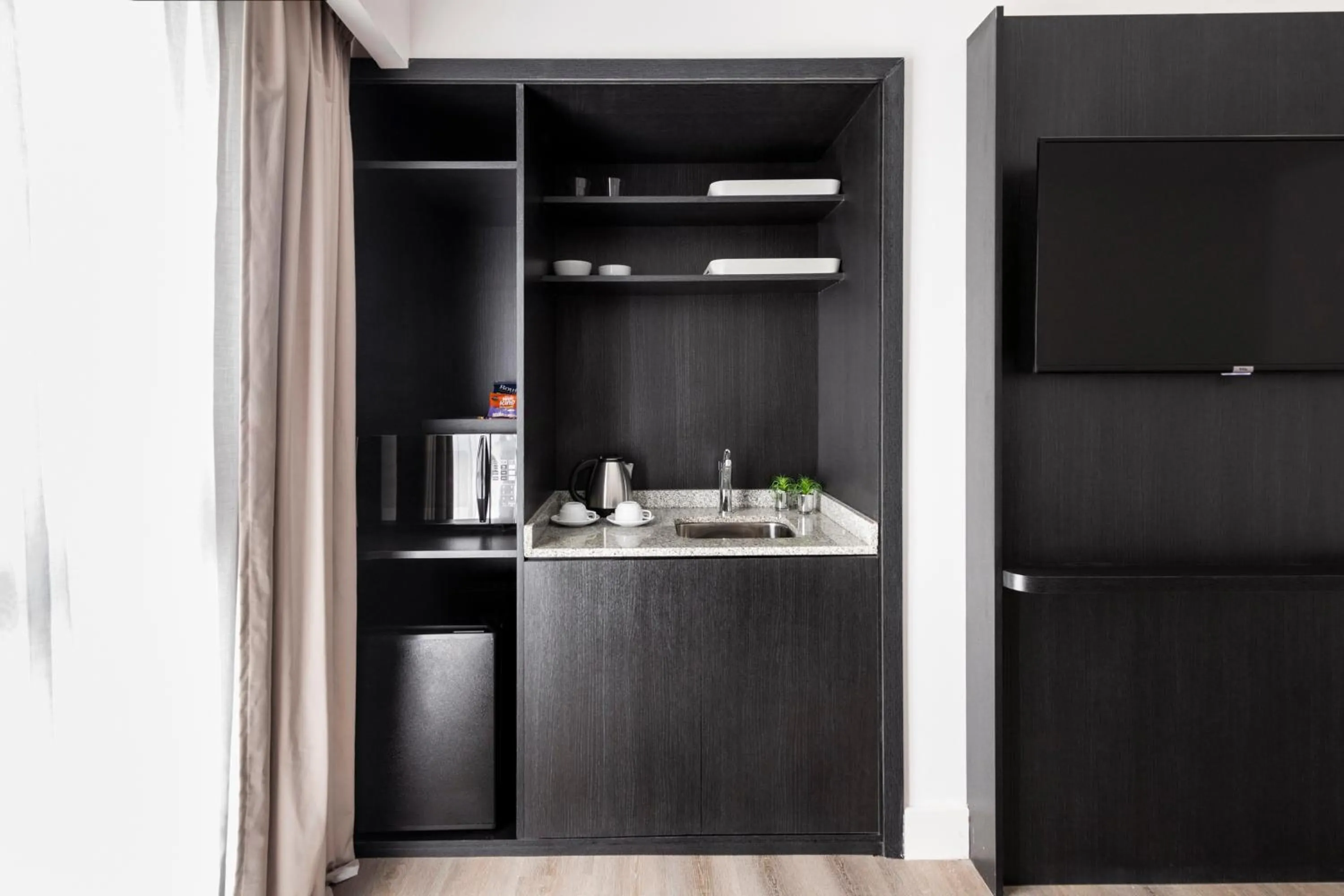 TV and multimedia in Efe Hotel & Cowork