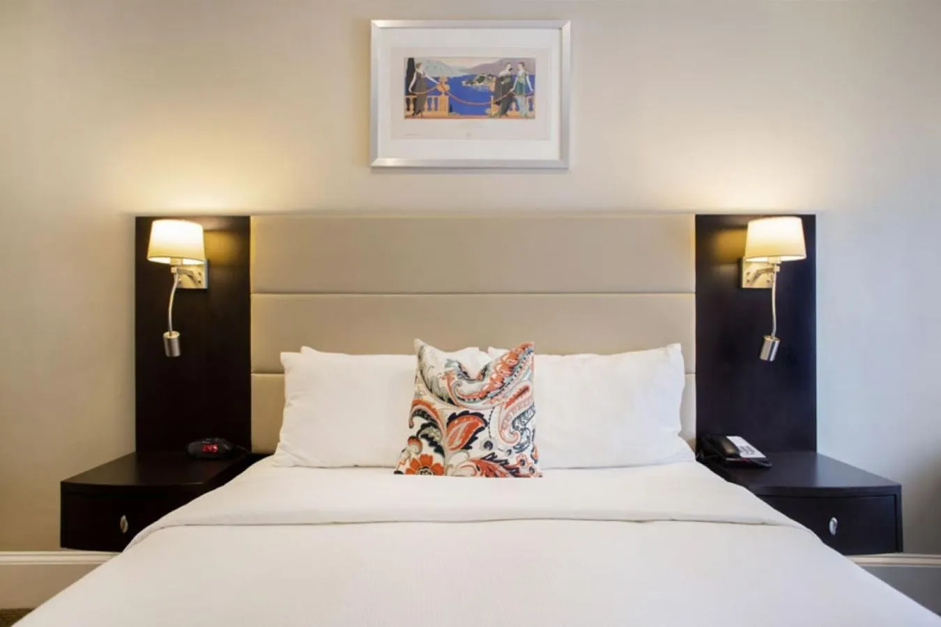 Bedroom, Bed in Newbury Guest House