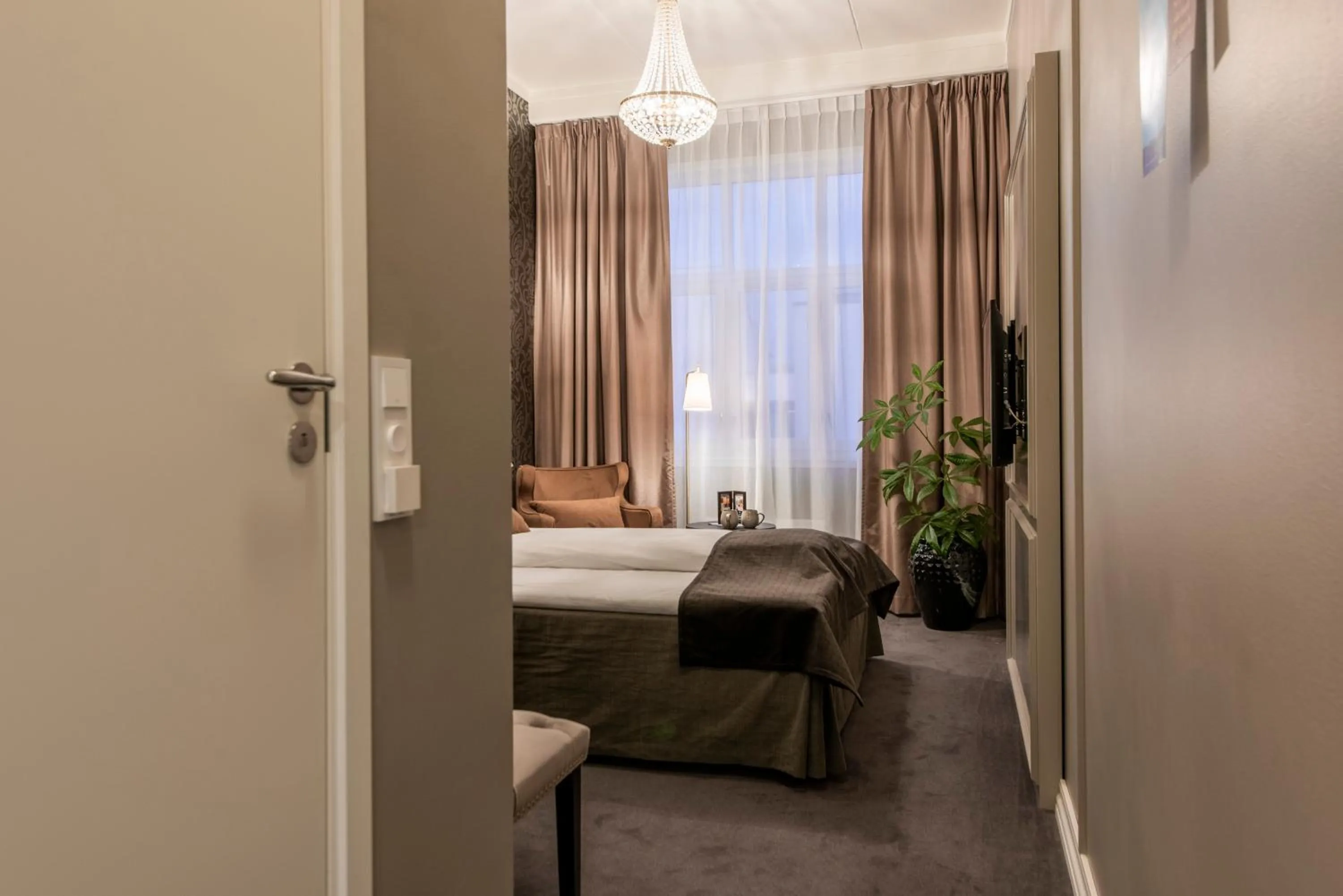 Bedroom, Bed in Home Hotel Grand Gjøvik