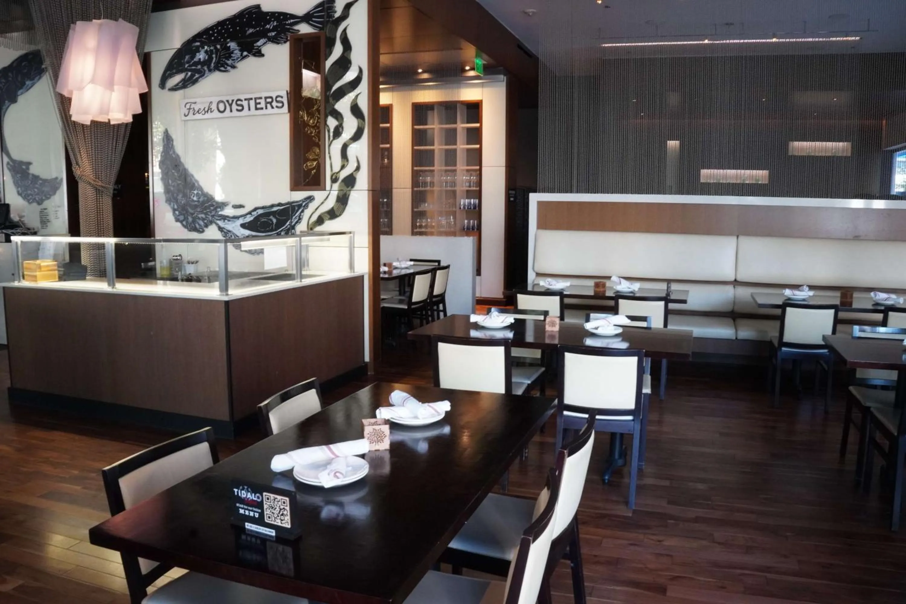 Restaurant/places to eat in Hyatt at Olive 8