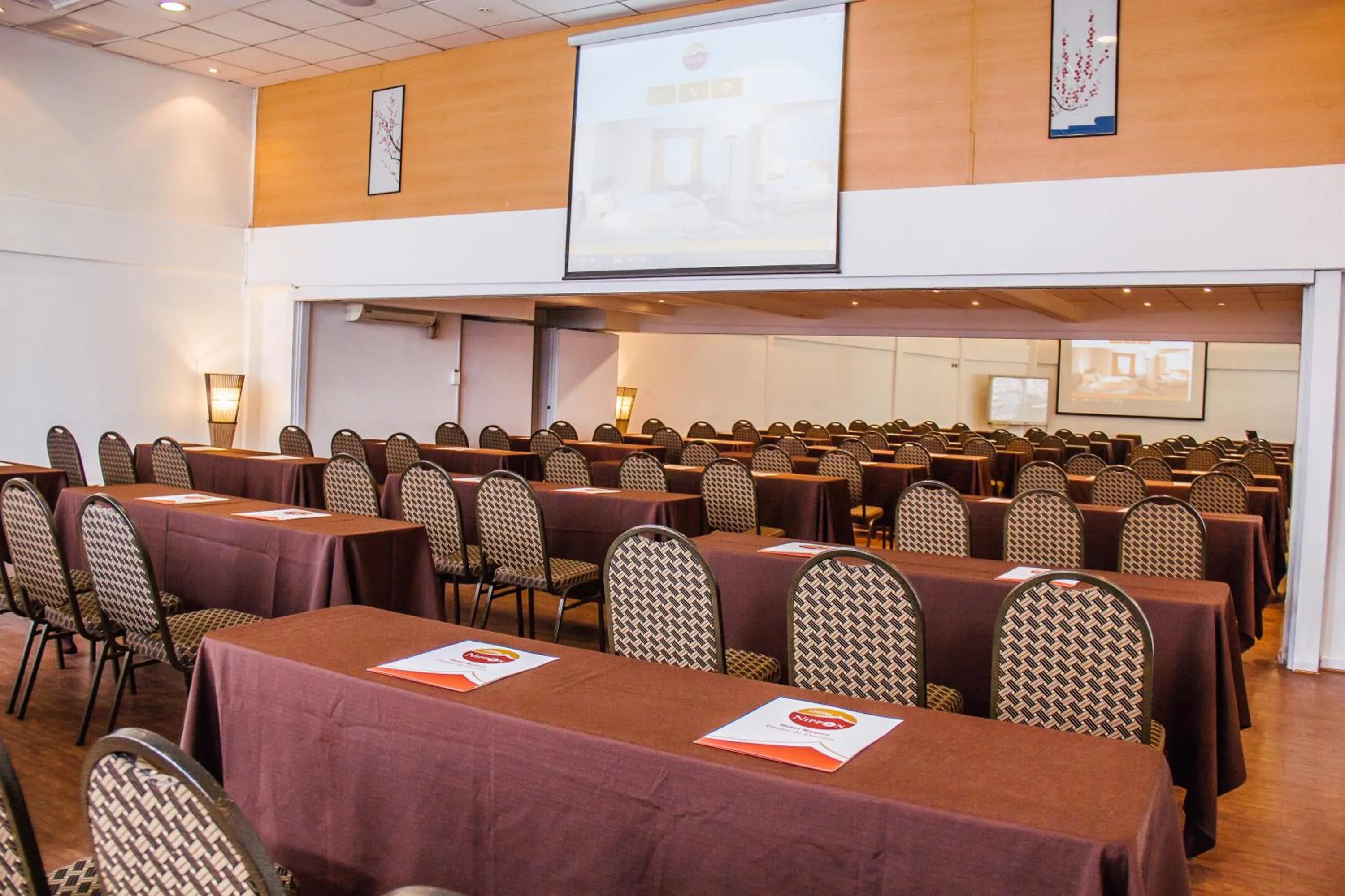 Hotel Nippon y Centro de Eventos
